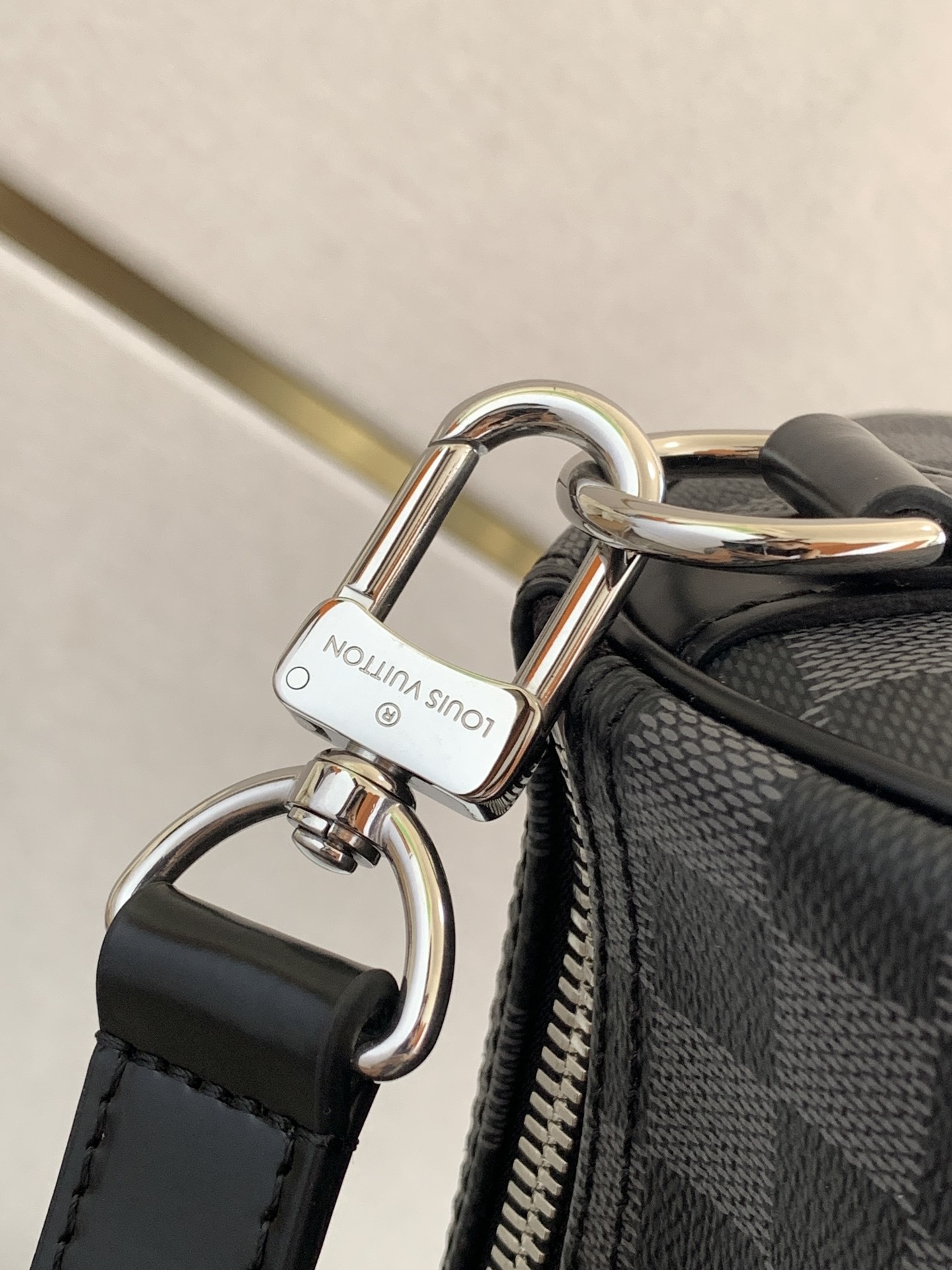 Keepall 55 旅行袋【特级加强版】型号: N41413皮料: 是意大利A级皮料五金: 采用进口A