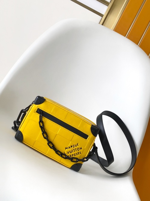 Louis Vuitton Mini Soft Trunk Amarillo para Mujer - Elegancia y Versatilidad 1 Louis Vuitton Mini Soft Trunk Amarillo para Mujer - Elegancia y Versatilidad