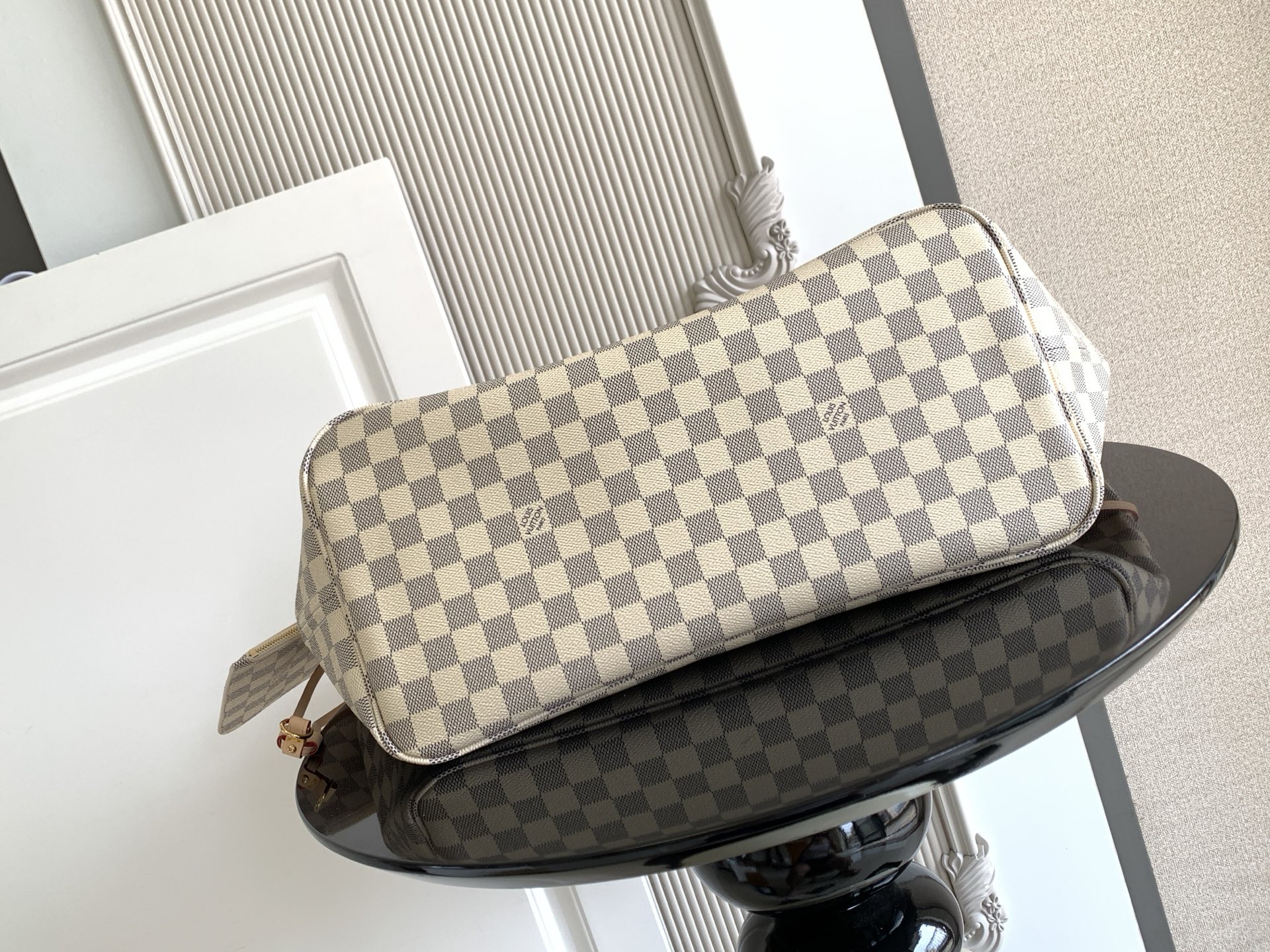 Louis Vuitton 𝟏𝟔𝟑𝐜𝟎𝟏动态芯片