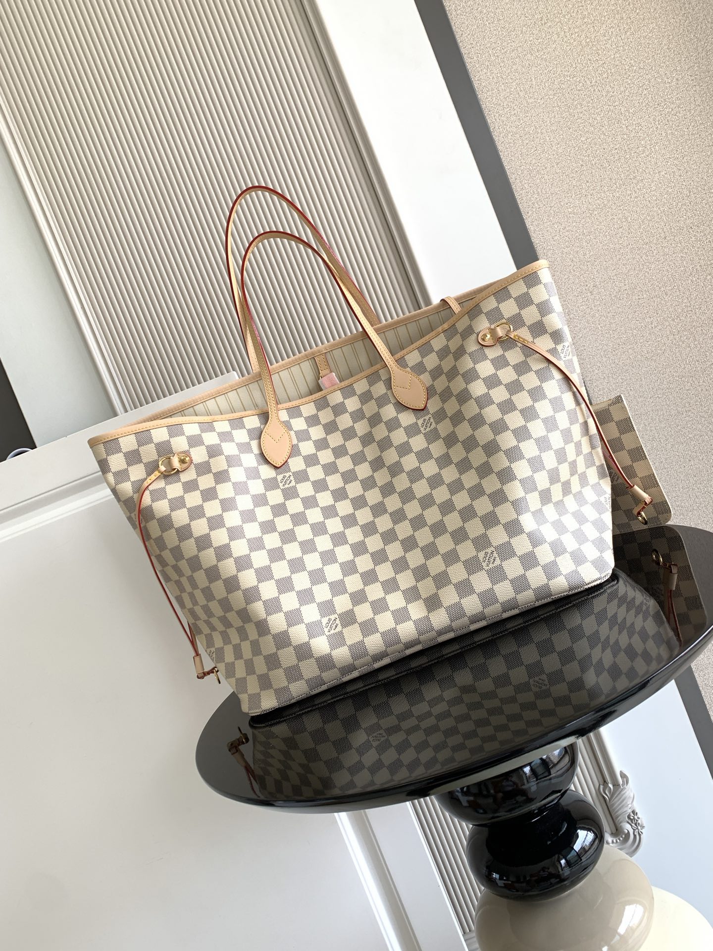 Louis Vuitton 𝟏𝟔𝟑𝐜𝟎𝟏动态芯片