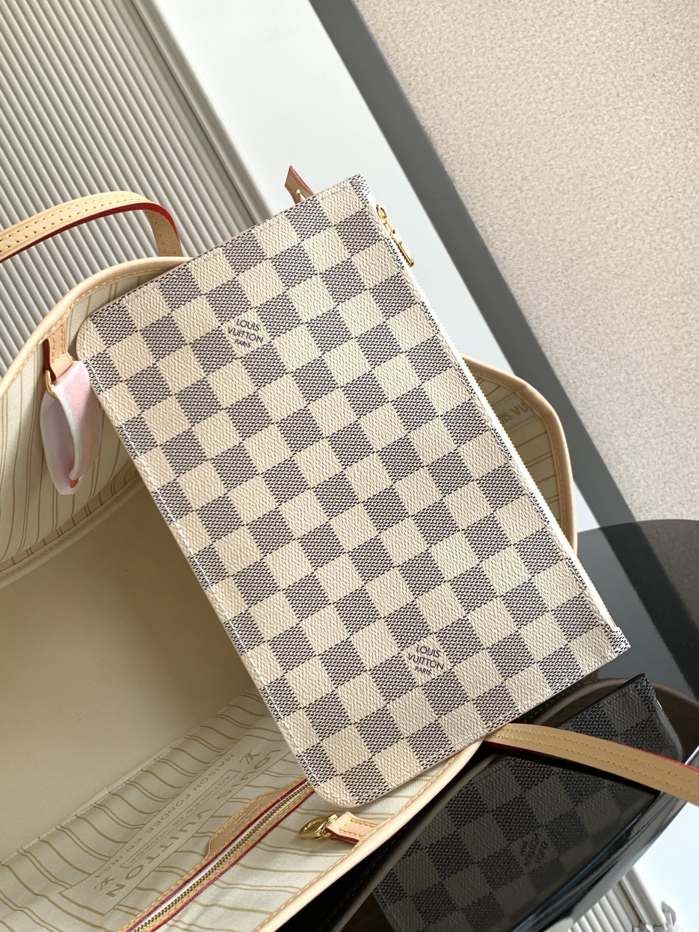 Louis Vuitton 𝟏𝟔𝟑𝐜𝟎𝟏动态芯片