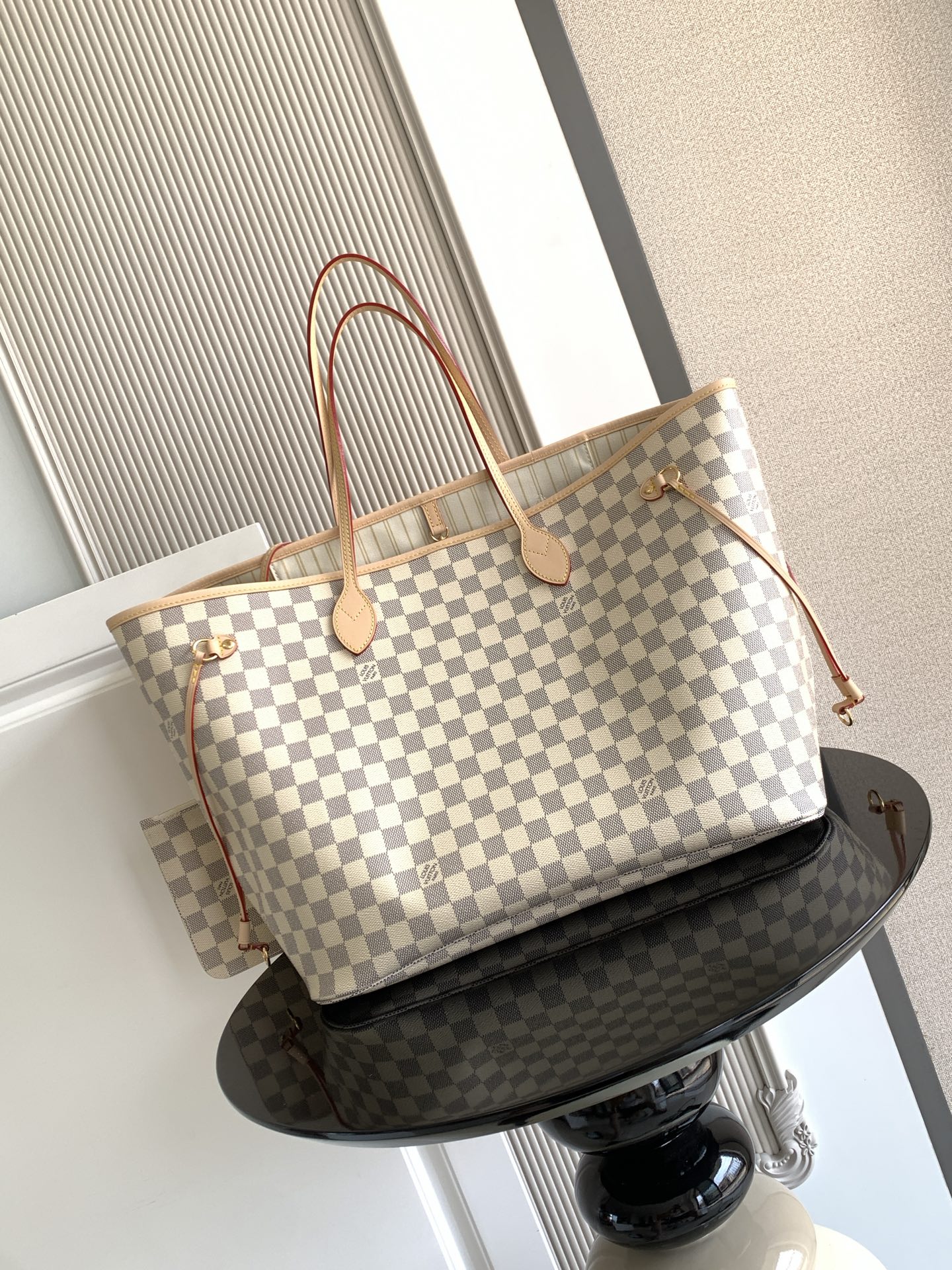 Louis Vuitton 𝟏𝟔𝟑𝐜𝟎𝟏动态芯片