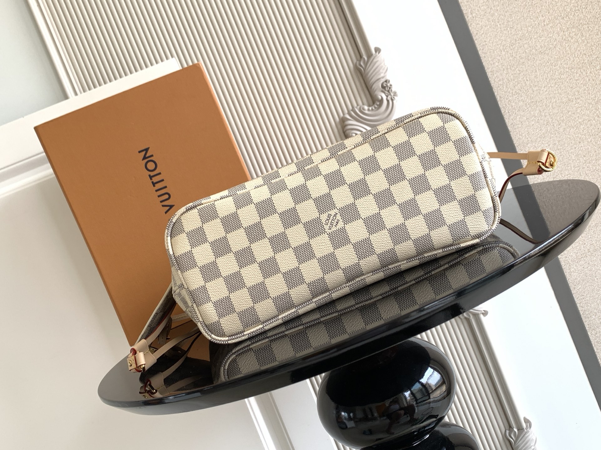 Louis Vuitton 𝟏𝟔𝟑𝐜𝟎𝟏动态芯片