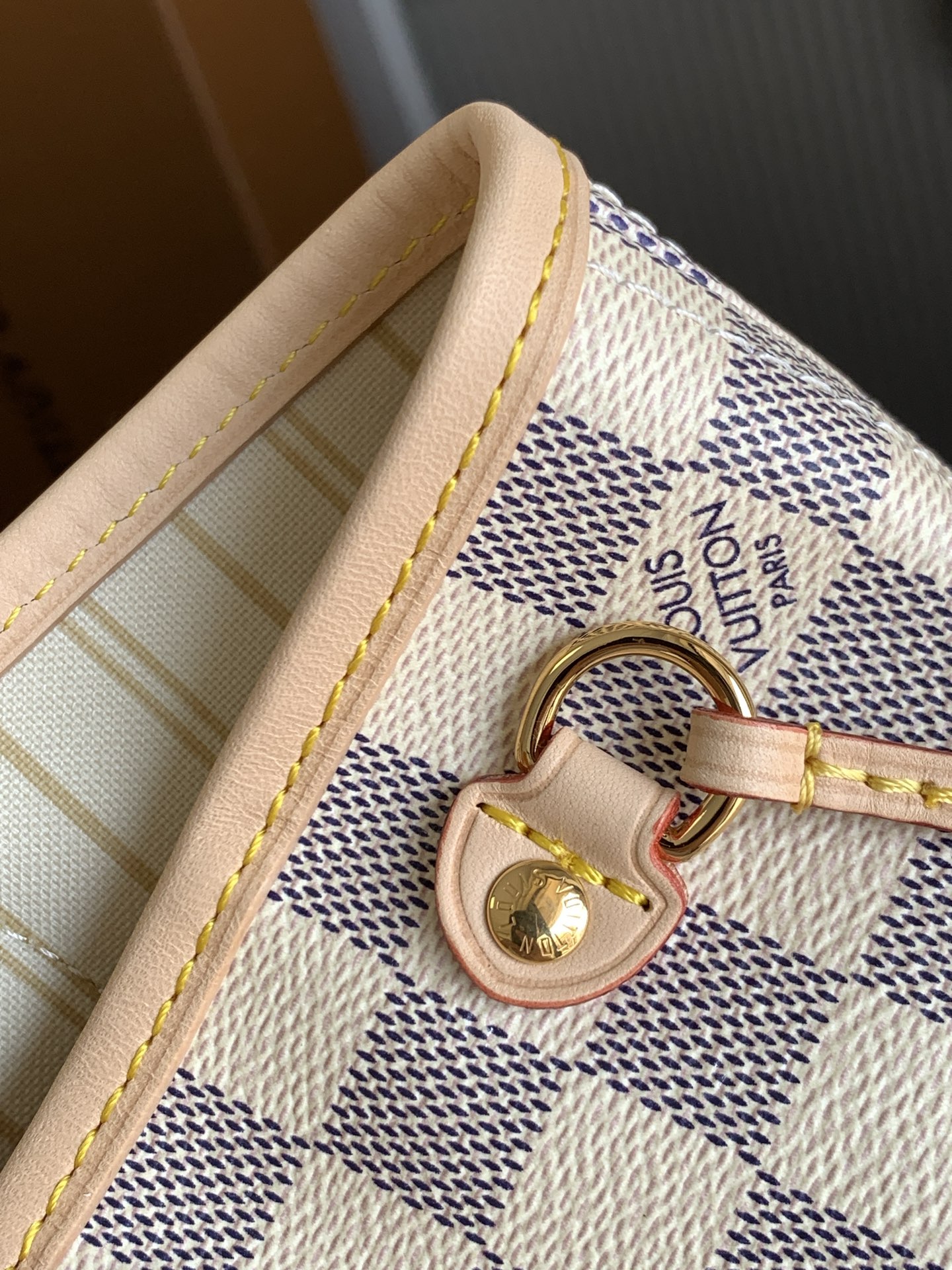 Louis Vuitton 𝟏𝟔𝟑𝐜𝟎𝟏动态芯片