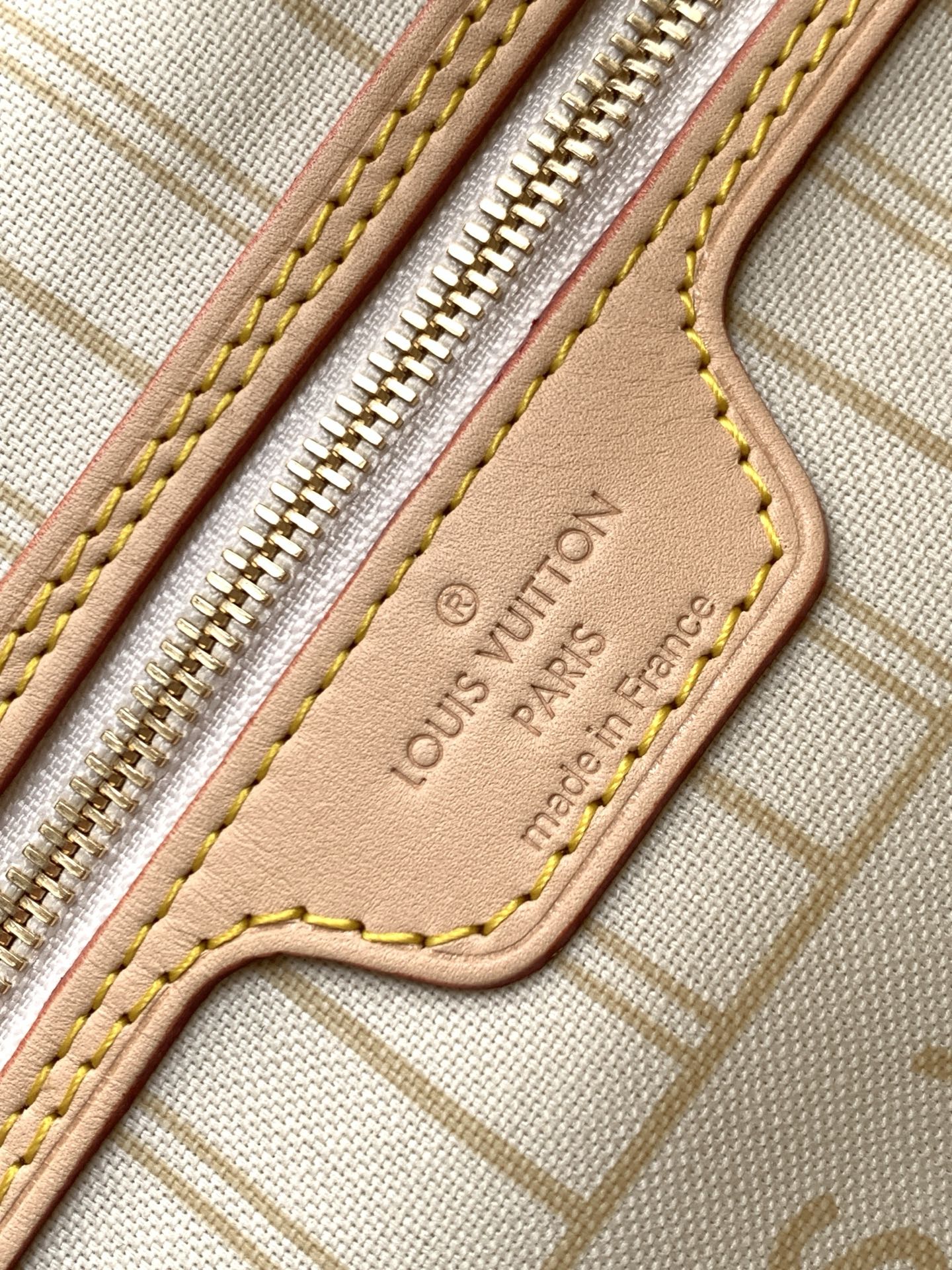 Louis Vuitton 𝟏𝟔𝟑𝐜𝟎𝟏动态芯片
