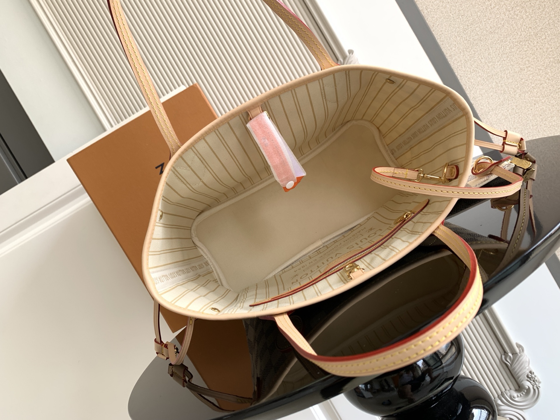 Louis Vuitton 𝟏𝟔𝟑𝐜𝟎𝟏动态芯片