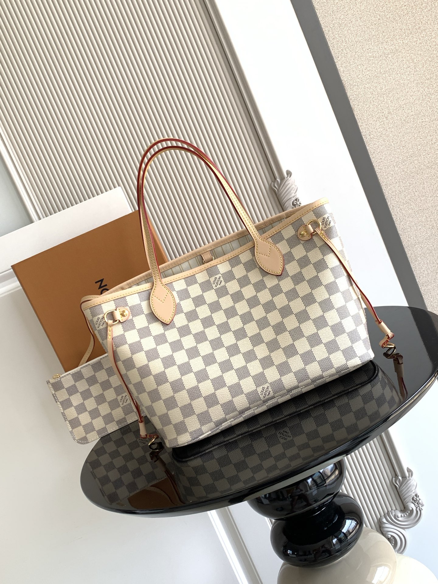 Louis Vuitton 𝟏𝟔𝟑𝐜𝟎𝟏动态芯片