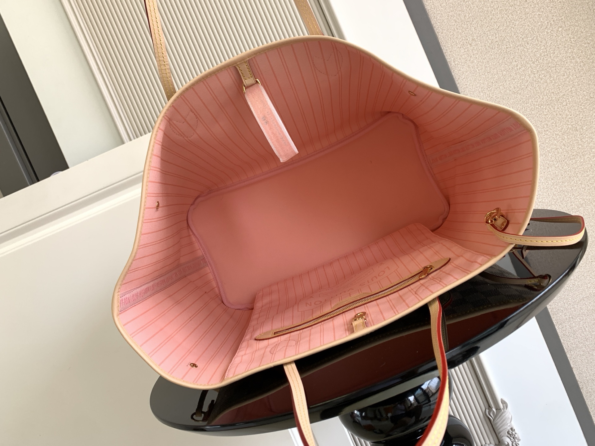 Louis Vuitton 𝟏𝟔𝟑𝐜𝟎𝟏动态芯片