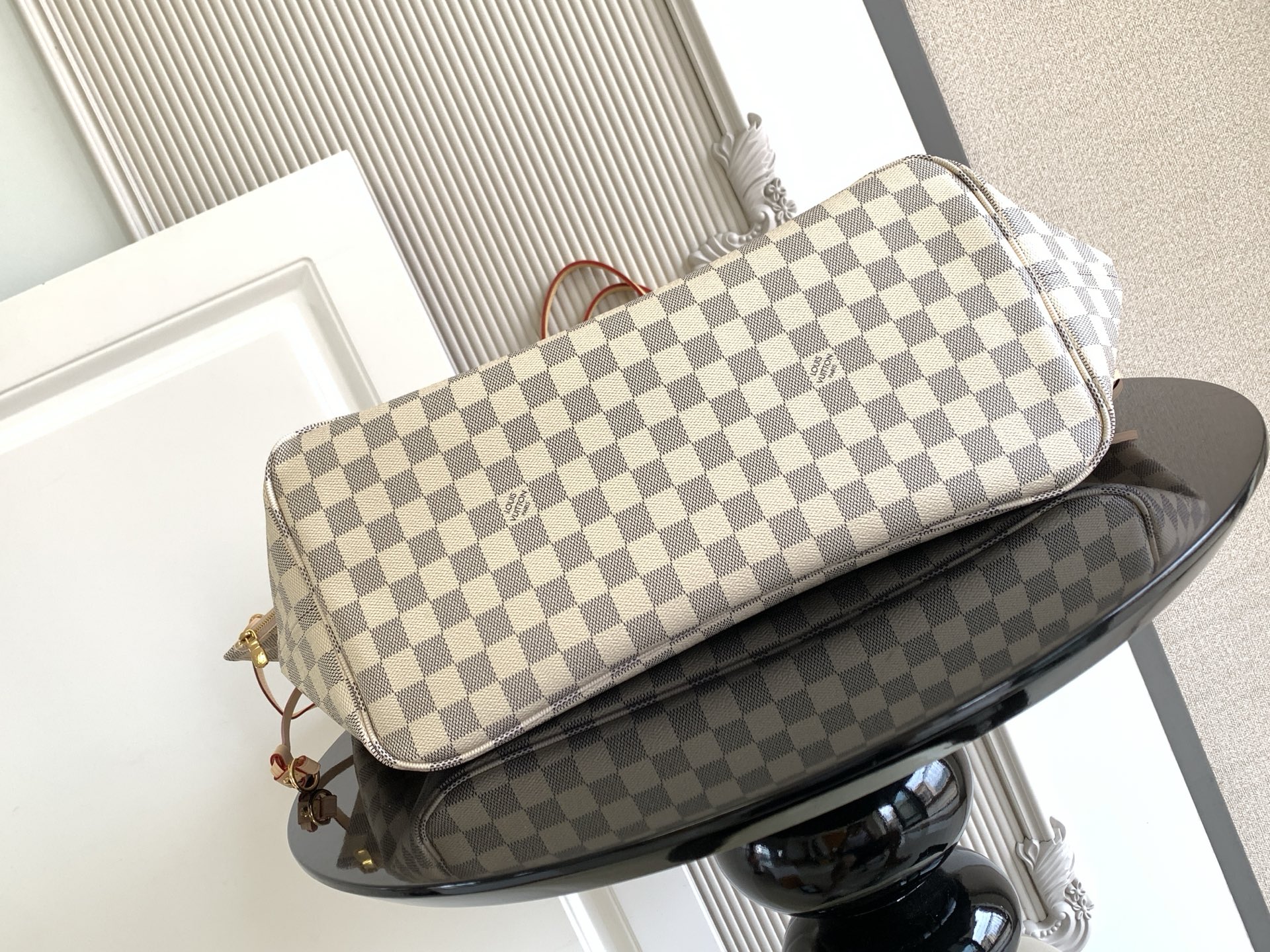 Louis Vuitton 𝟏𝟔𝟑𝐜𝟎𝟏动态芯片