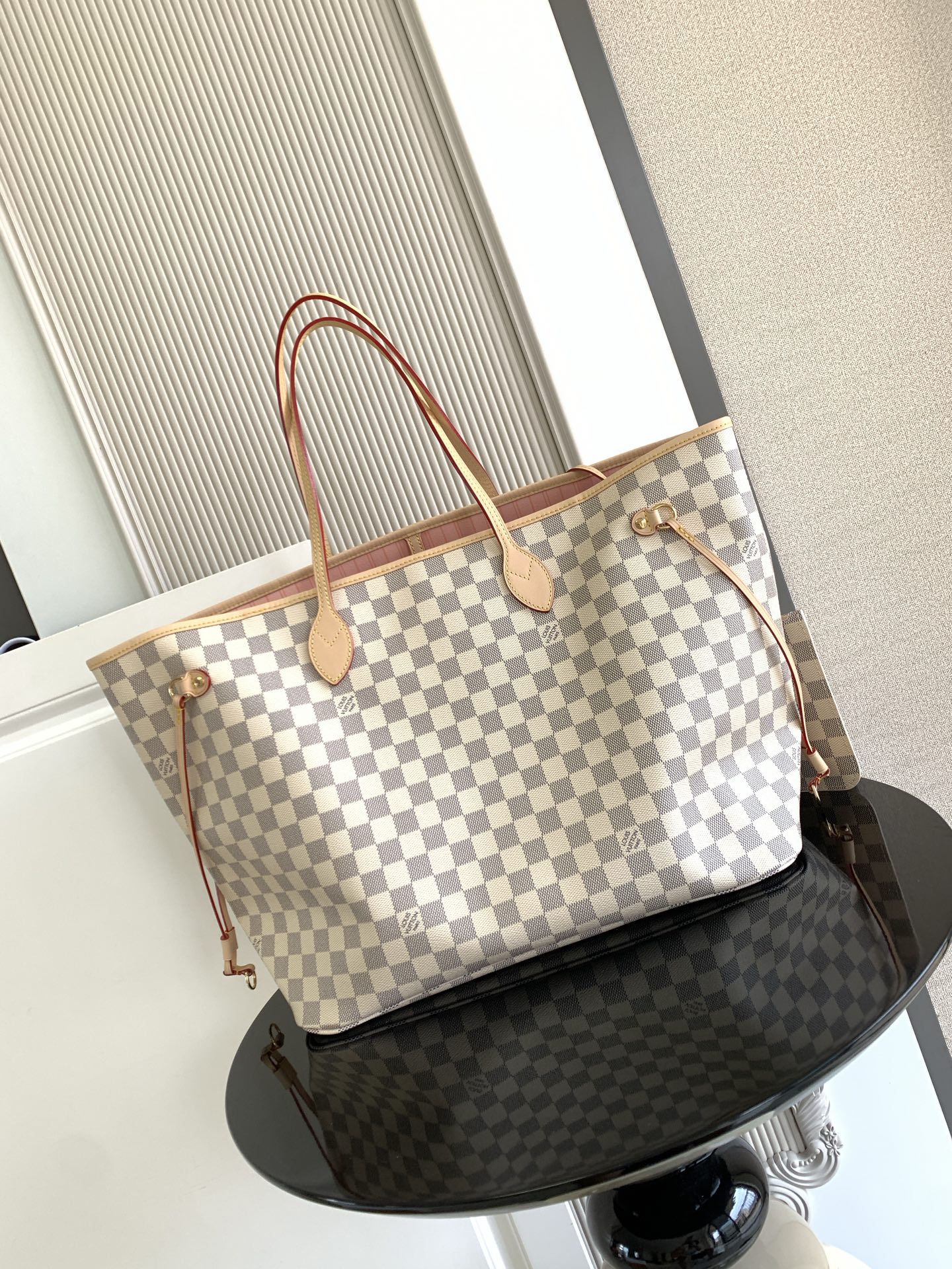Louis Vuitton 𝟏𝟔𝟑𝐜𝟎𝟏动态芯片