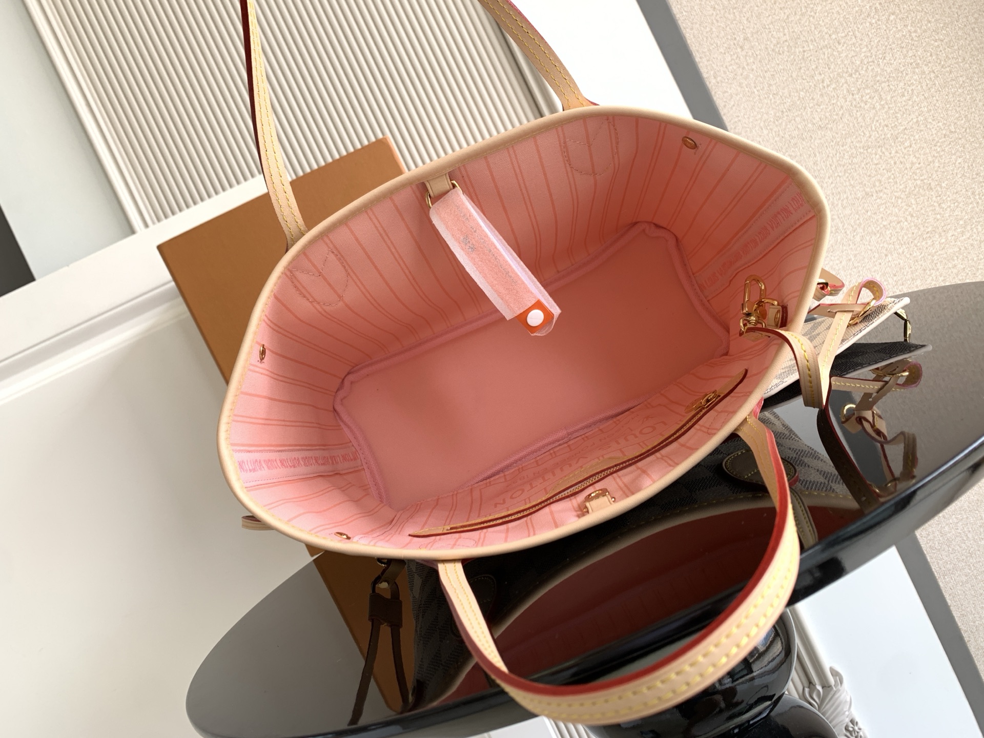 Louis Vuitton 𝟏𝟔𝟑𝐜𝟎𝟏动态芯片