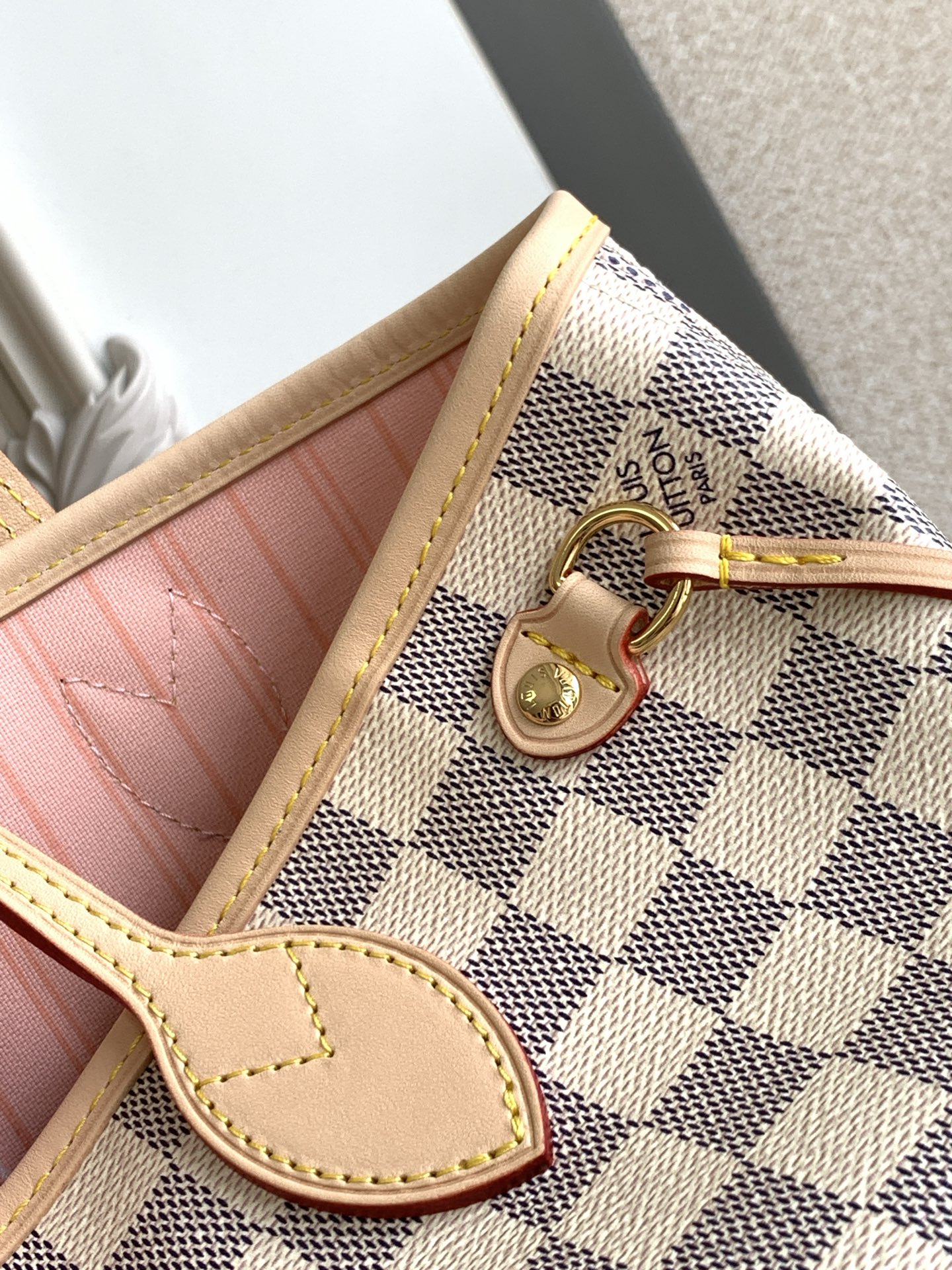 Louis Vuitton 𝟏𝟔𝟑𝐜𝟎𝟏动态芯片
