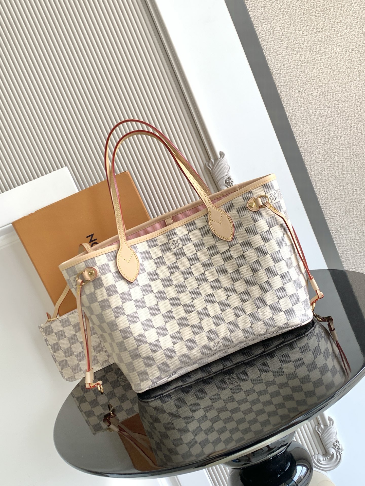 Louis Vuitton 𝟏𝟔𝟑𝐜𝟎𝟏动态芯片