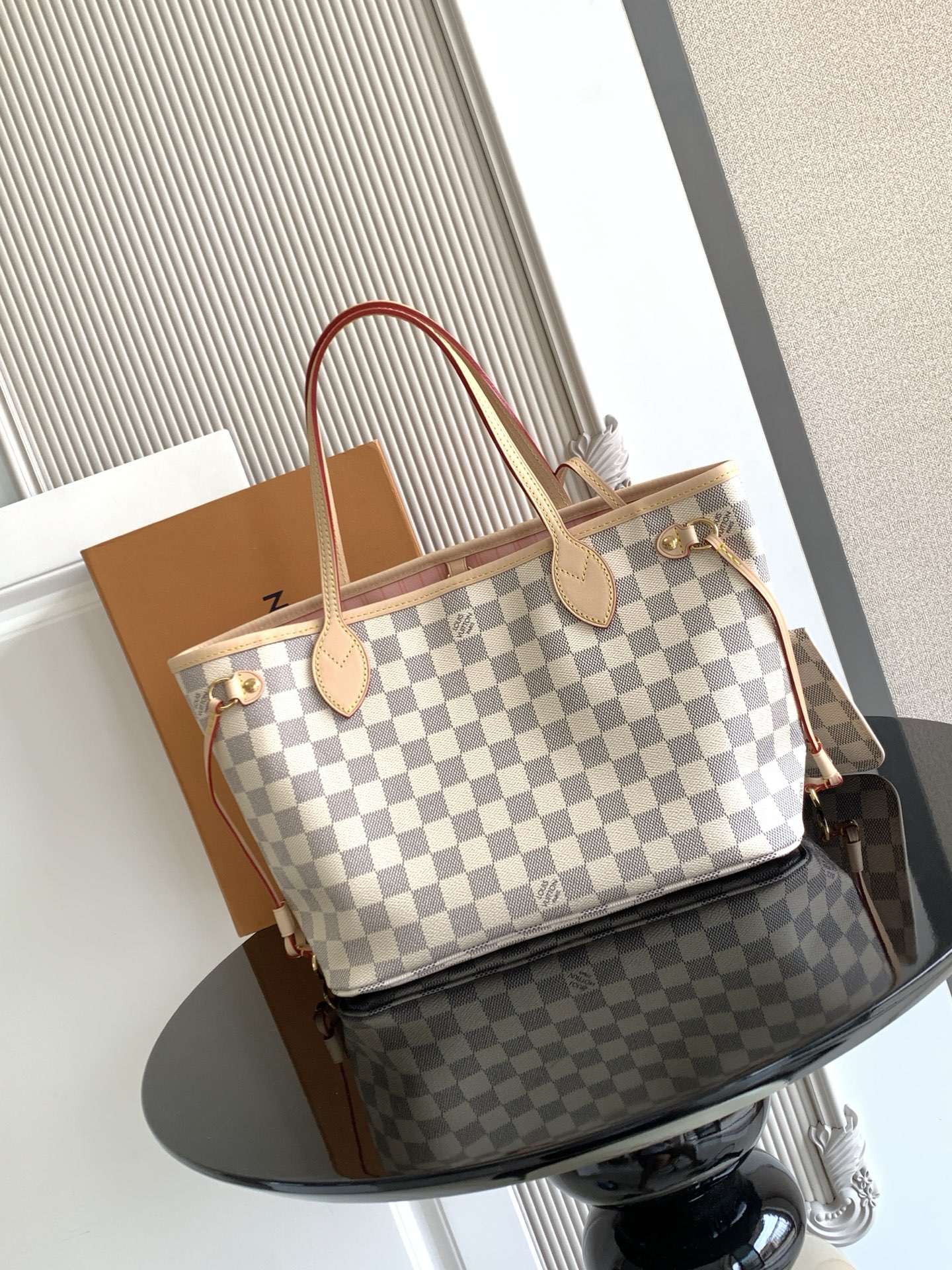 Louis Vuitton 𝟏𝟔𝟑𝐜𝟎𝟏动态芯片