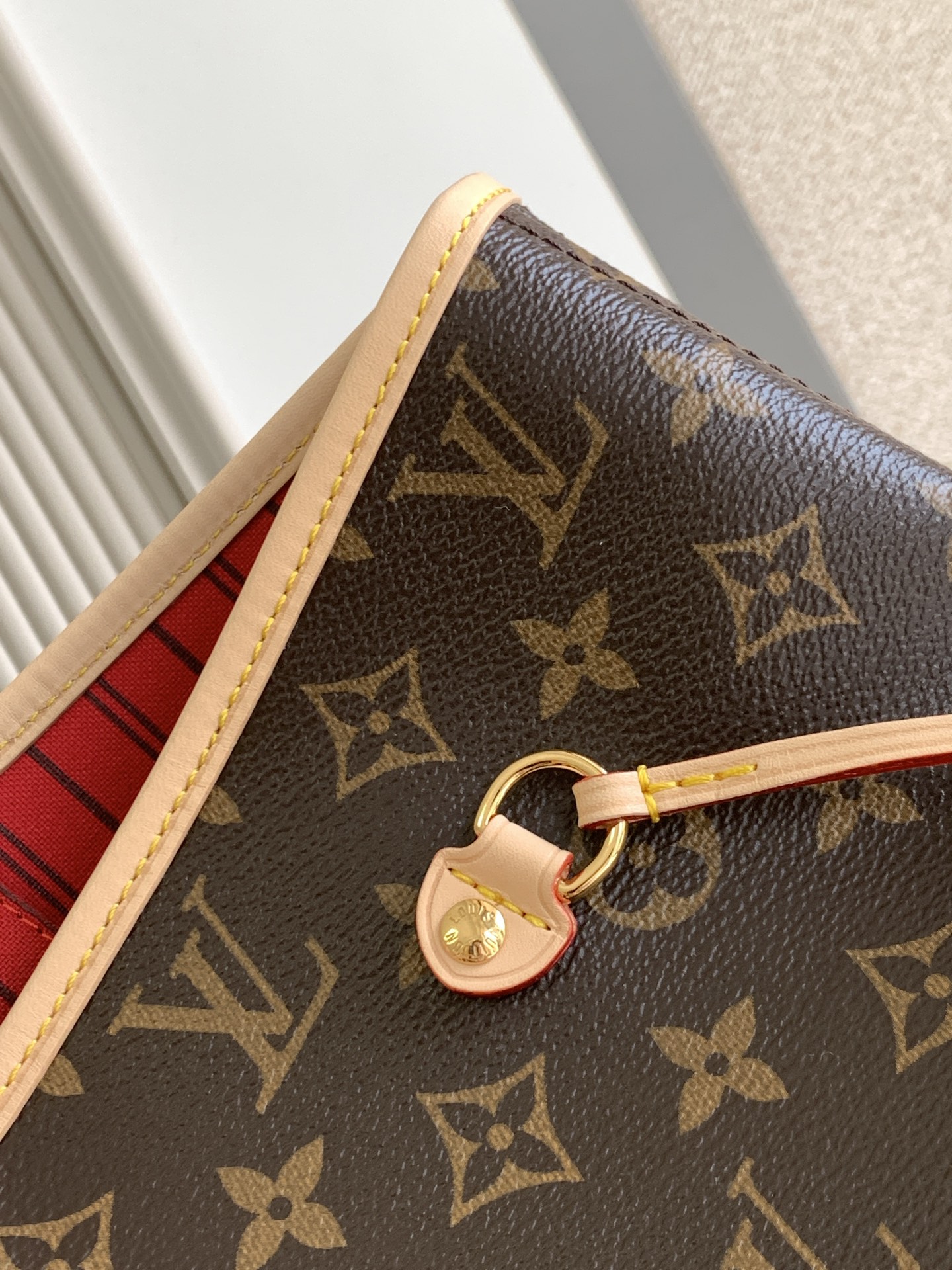 Louis Vuitton 𝟏𝟔𝟑𝐜𝟎𝟏动态芯片
