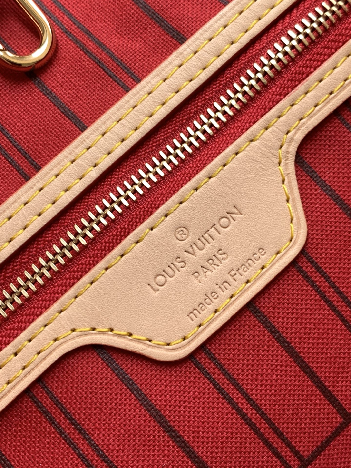 Louis Vuitton 𝟏𝟔𝟑𝐜𝟎𝟏动态芯片