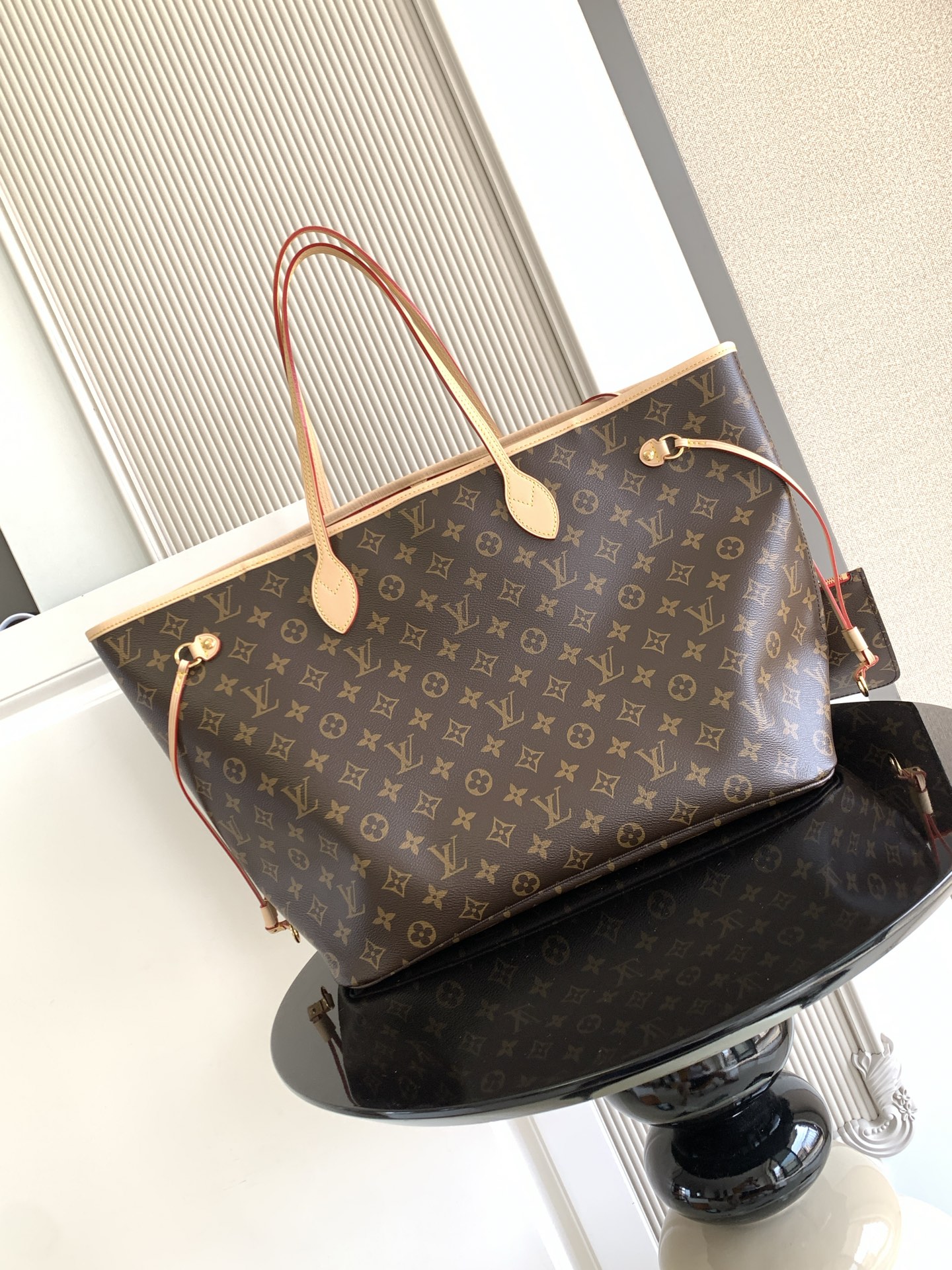 Louis Vuitton 𝟏𝟔𝟑𝐜𝟎𝟏动态芯片