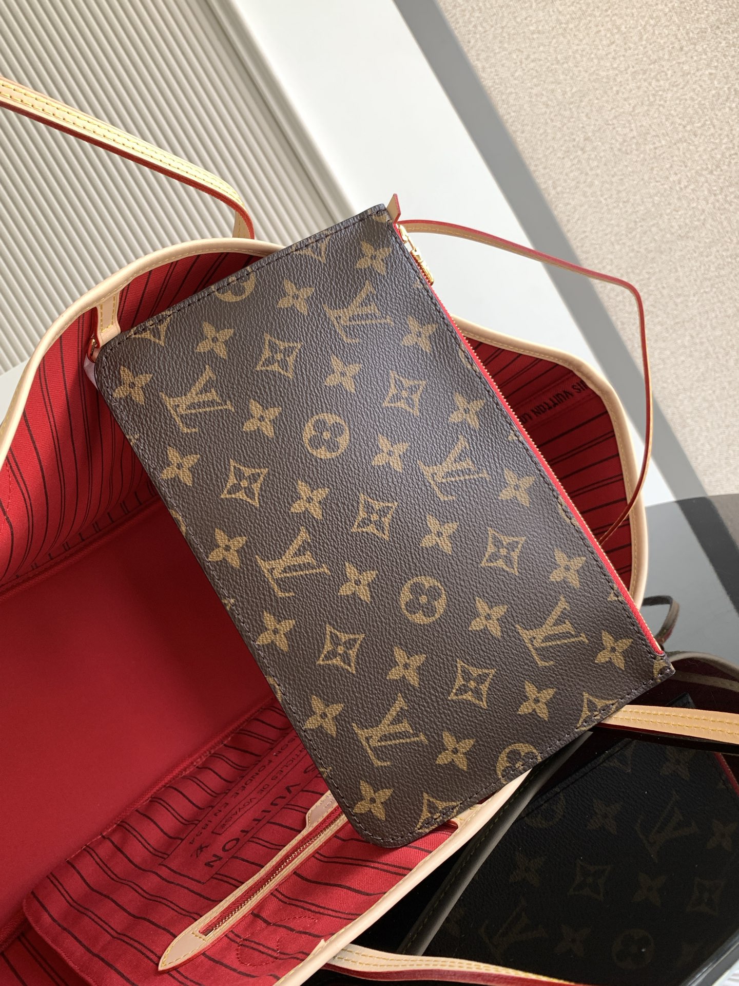 Louis Vuitton 𝟏𝟔𝟑𝐜𝟎𝟏动态芯片