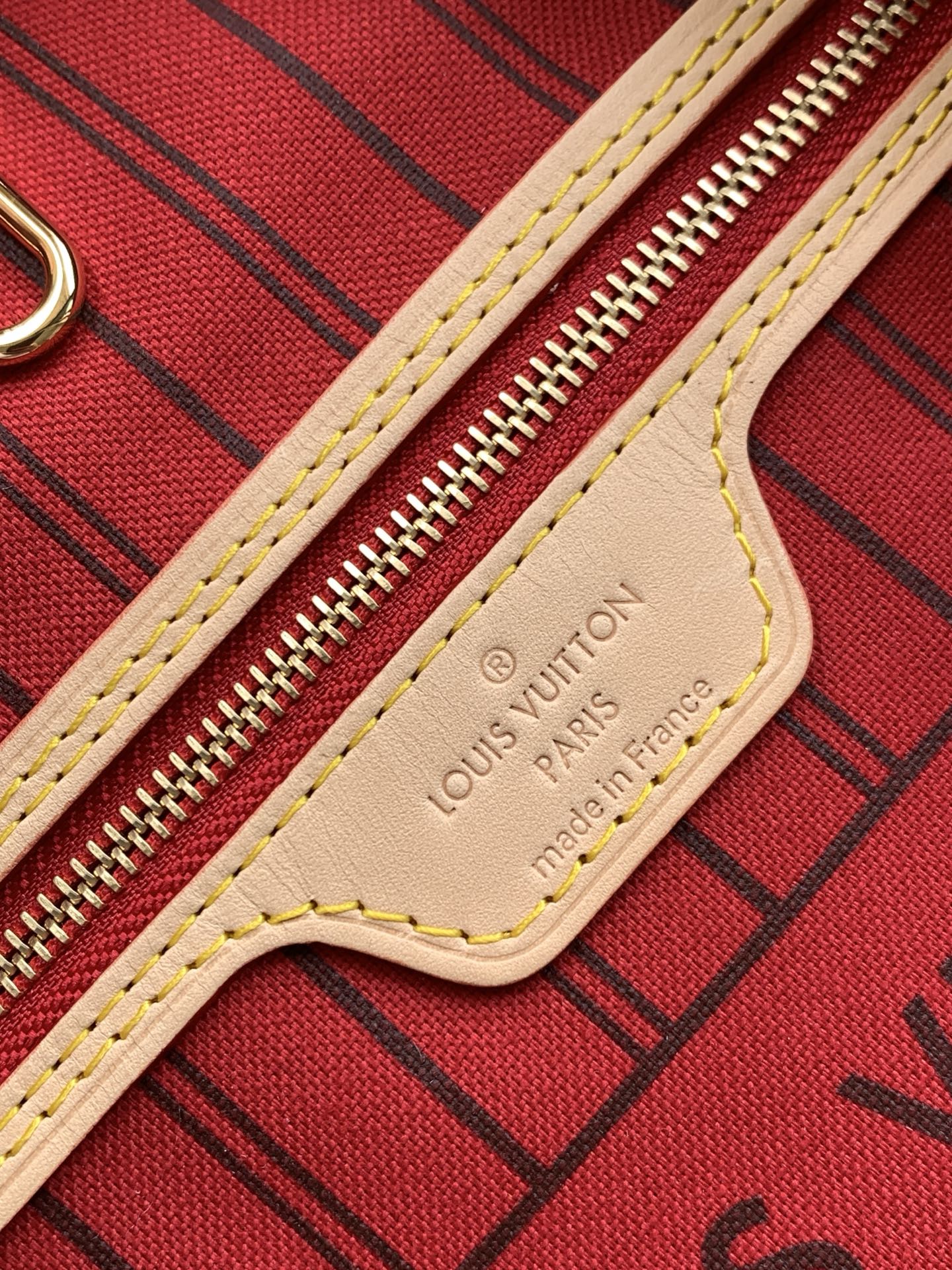 Louis Vuitton 𝟏𝟔𝟑𝐜𝟎𝟏动态芯片