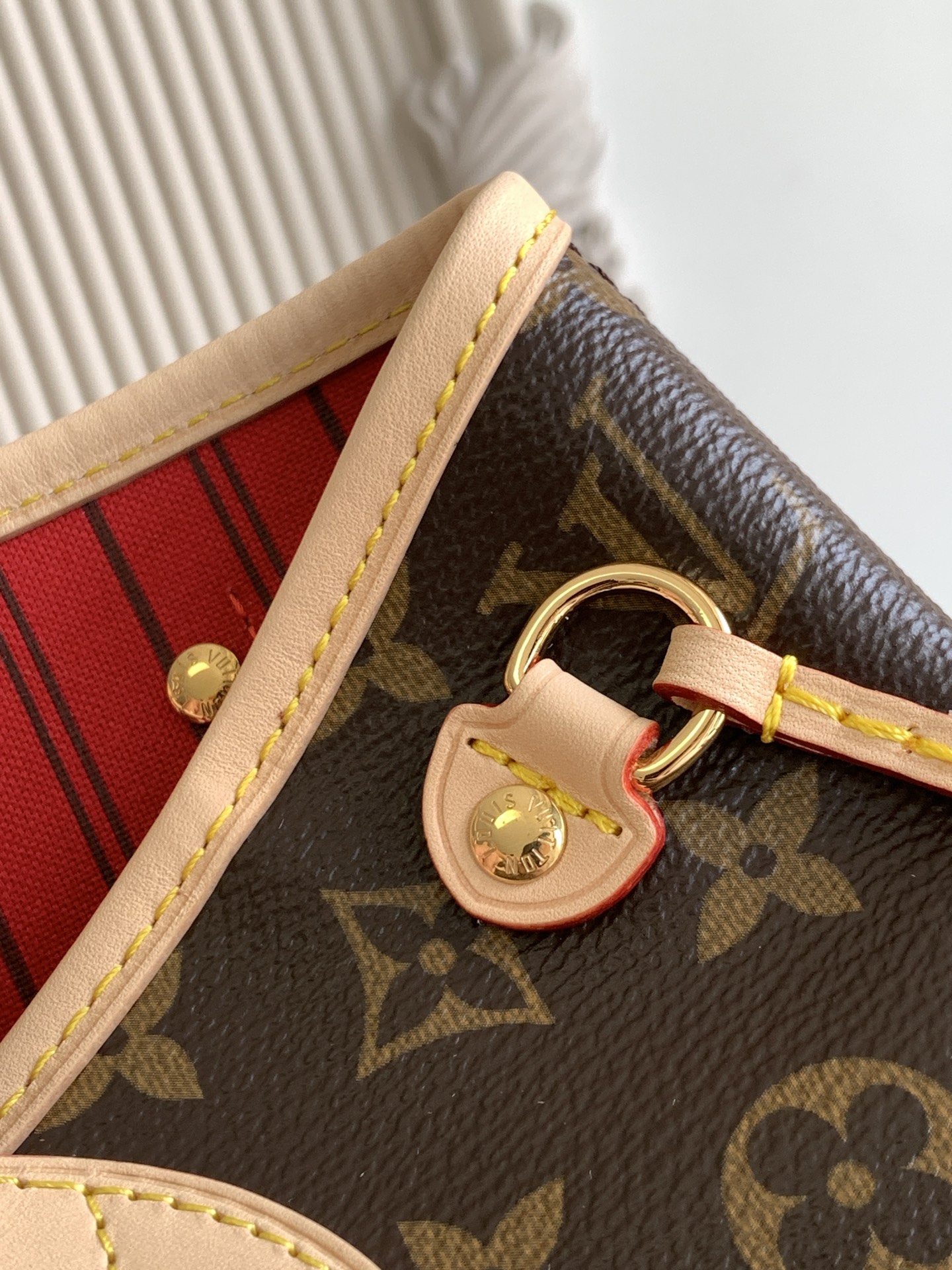 Louis Vuitton 𝟏𝟔𝟑𝐜𝟎𝟏动态芯片