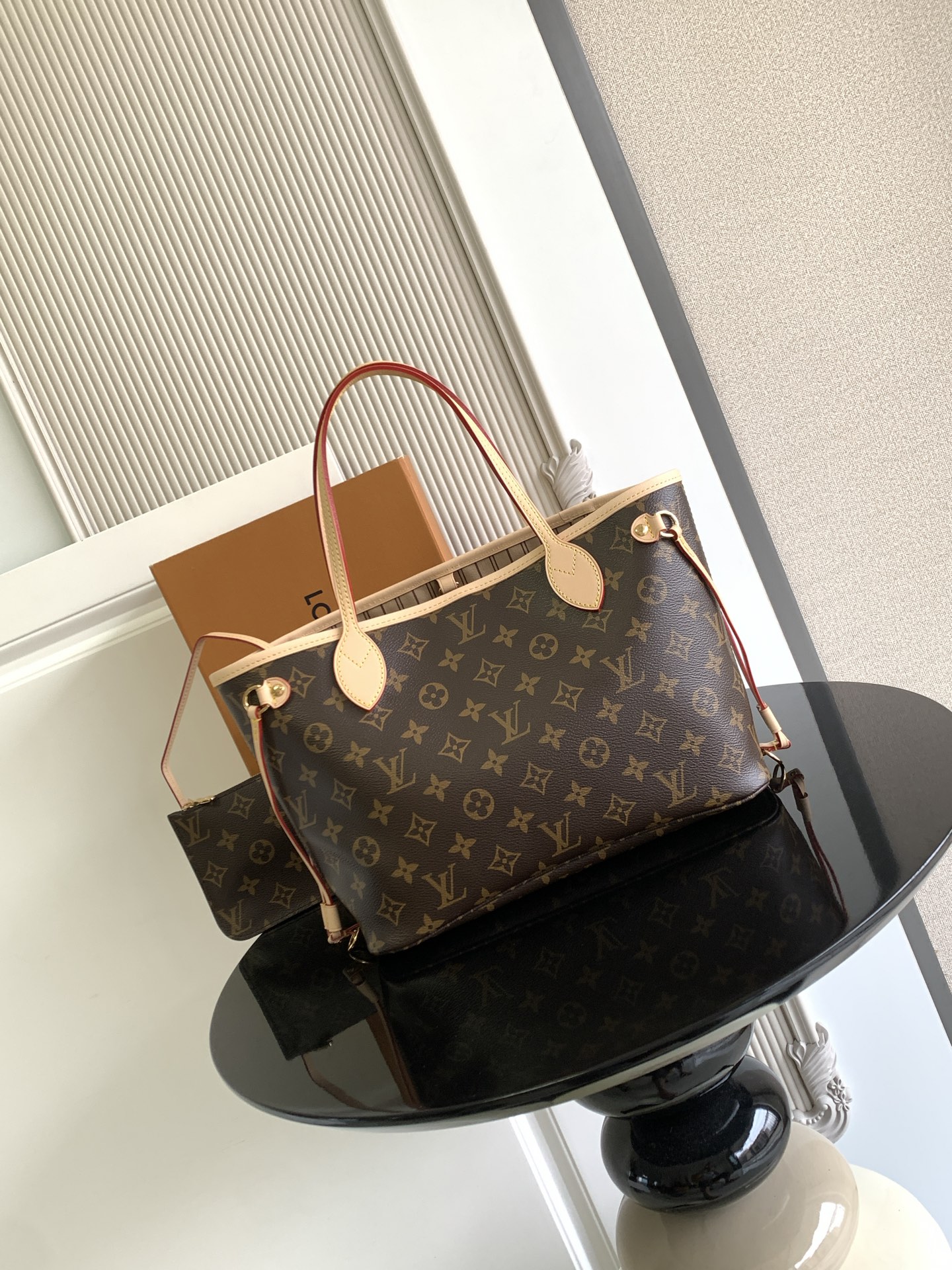 Louis Vuitton 𝟏𝟔𝟑𝐜𝟎𝟏动态芯片