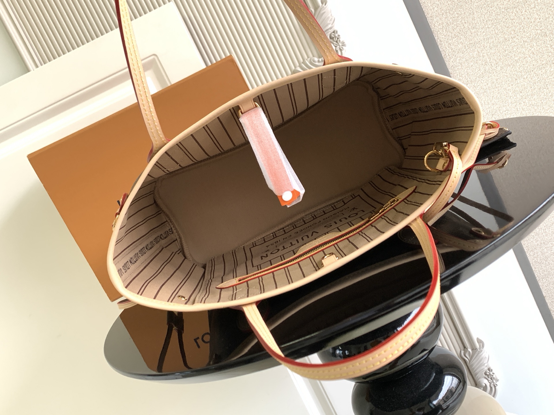 Louis Vuitton 𝟏𝟔𝟑𝐜𝟎𝟏动态芯片
