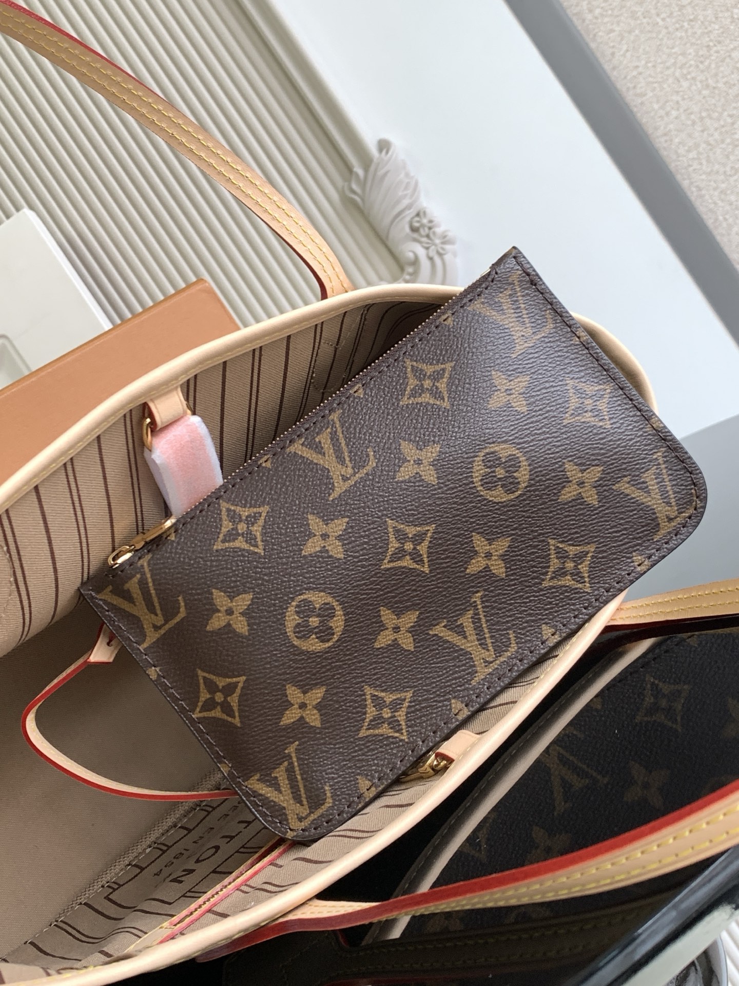 Louis Vuitton 𝟏𝟔𝟑𝐜𝟎𝟏动态芯片