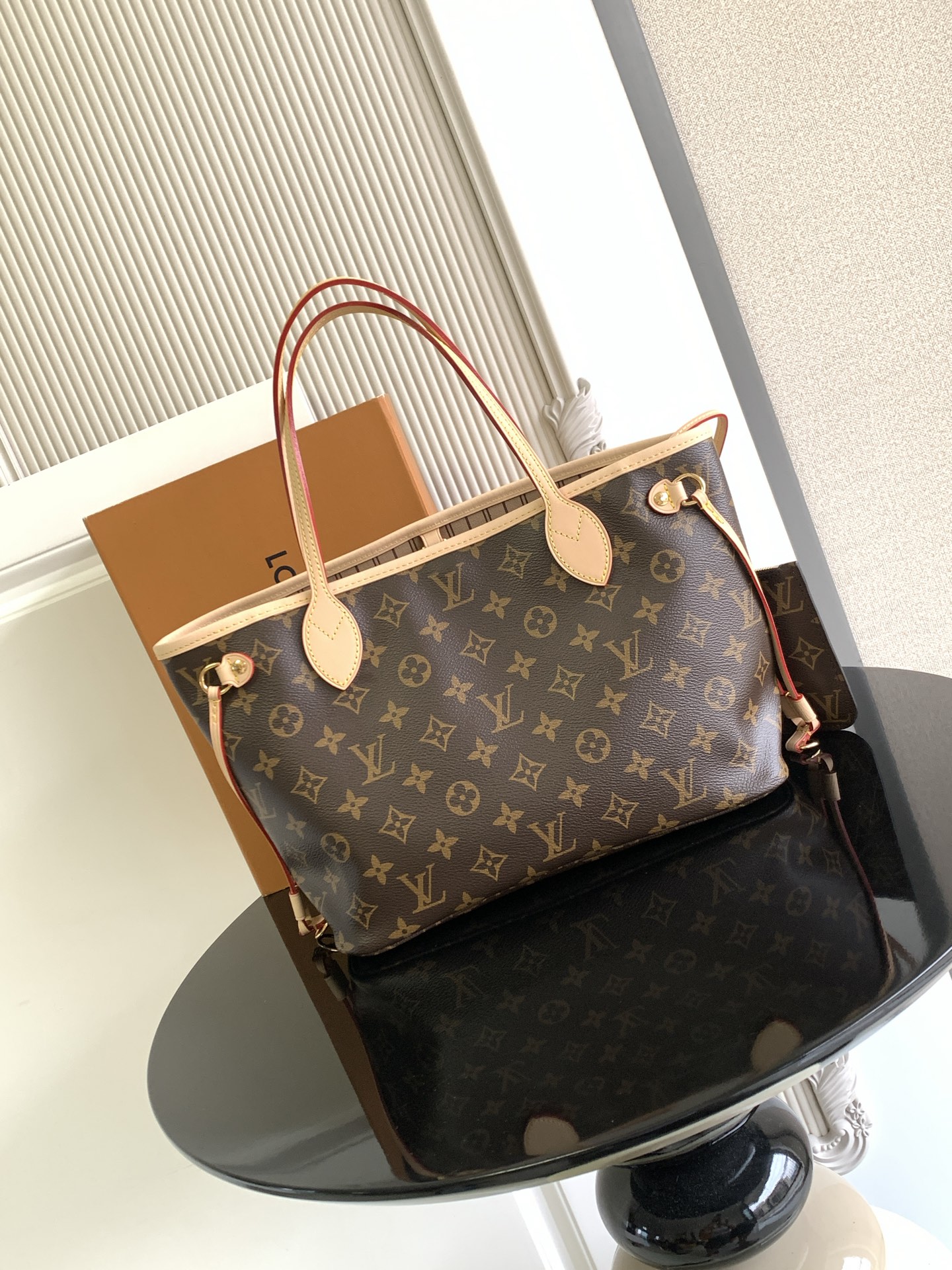 Louis Vuitton 𝟏𝟔𝟑𝐜𝟎𝟏动态芯片