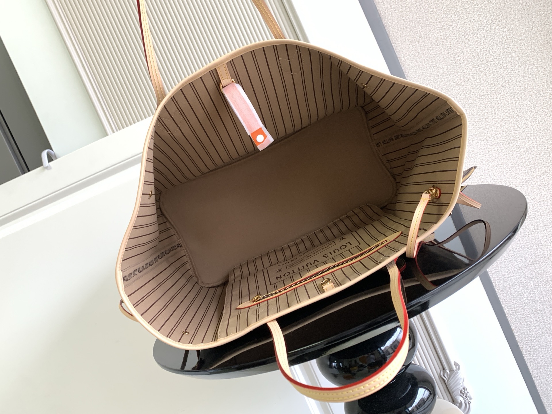 Louis Vuitton 𝟏𝟔𝟑𝐜𝟎𝟏动态芯片