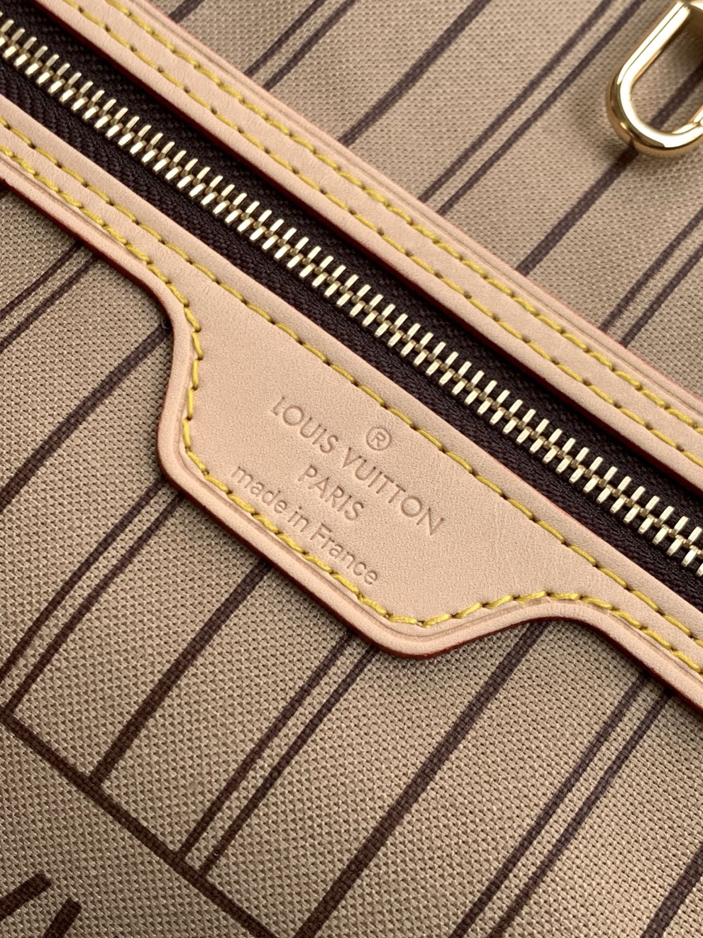 Louis Vuitton 𝟏𝟔𝟑𝐜𝟎𝟏动态芯片