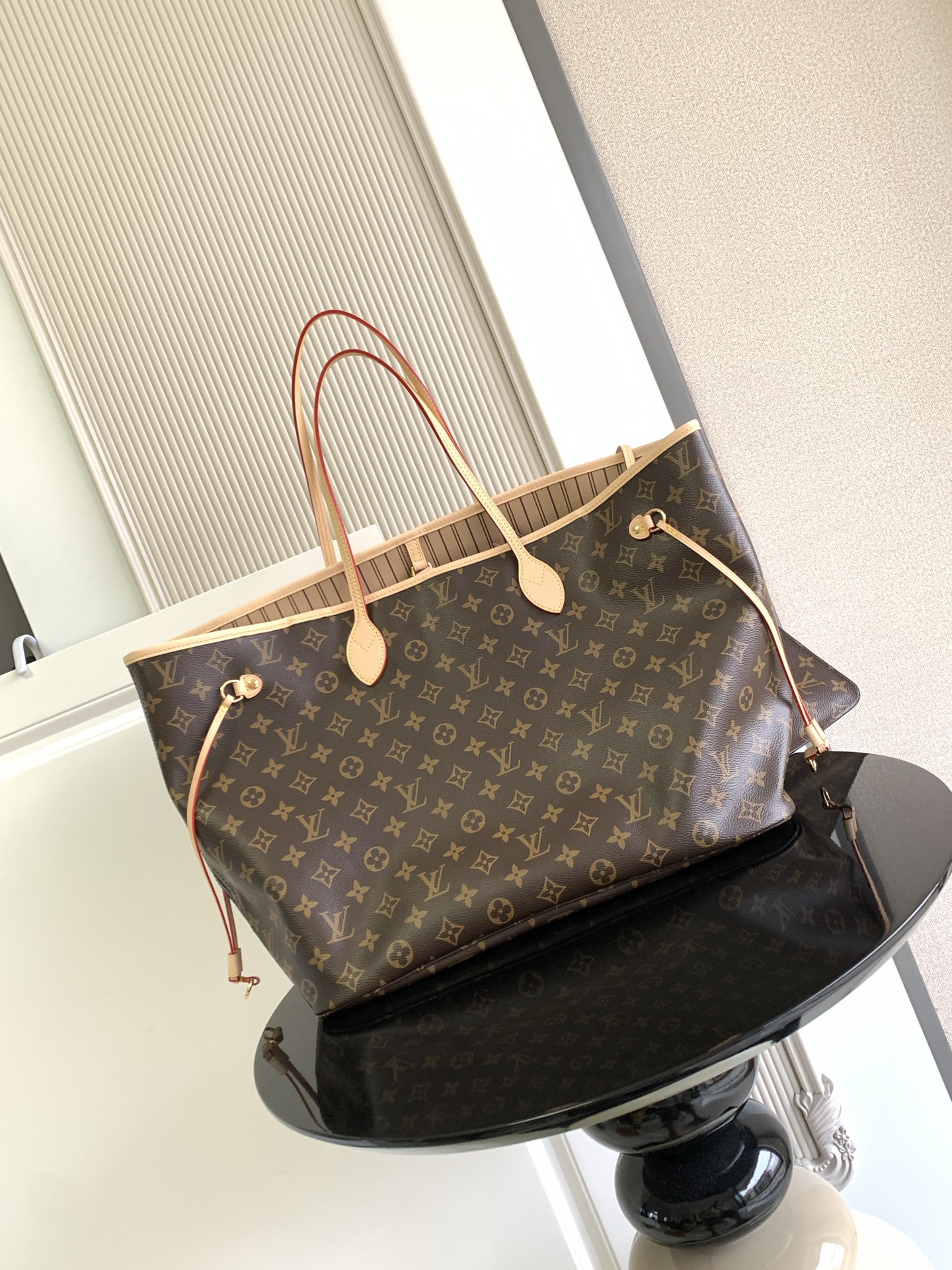 Louis Vuitton 𝟏𝟔𝟑𝐜𝟎𝟏动态芯片