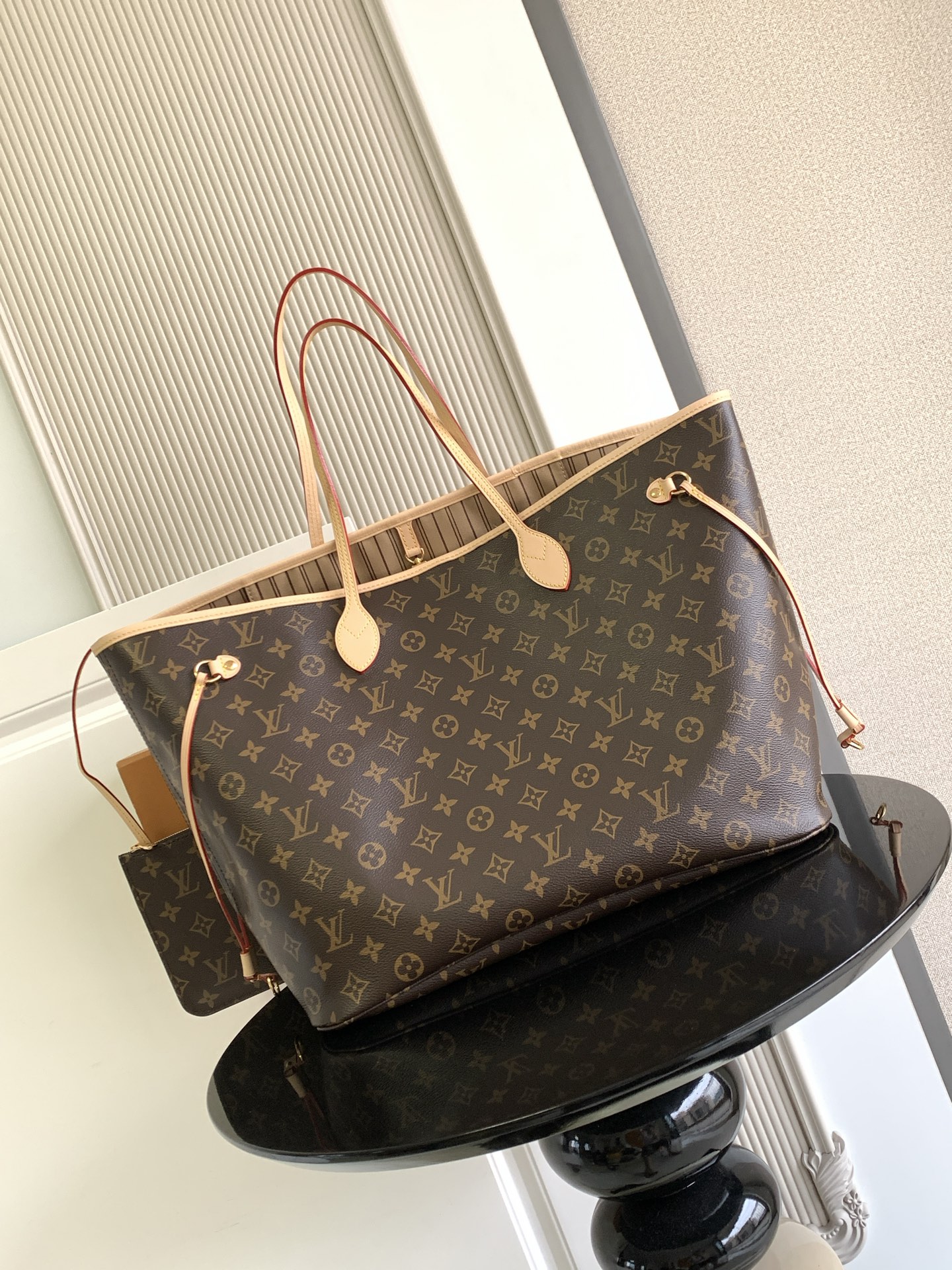 Louis Vuitton 𝟏𝟔𝟑𝐜𝟎𝟏动态芯片