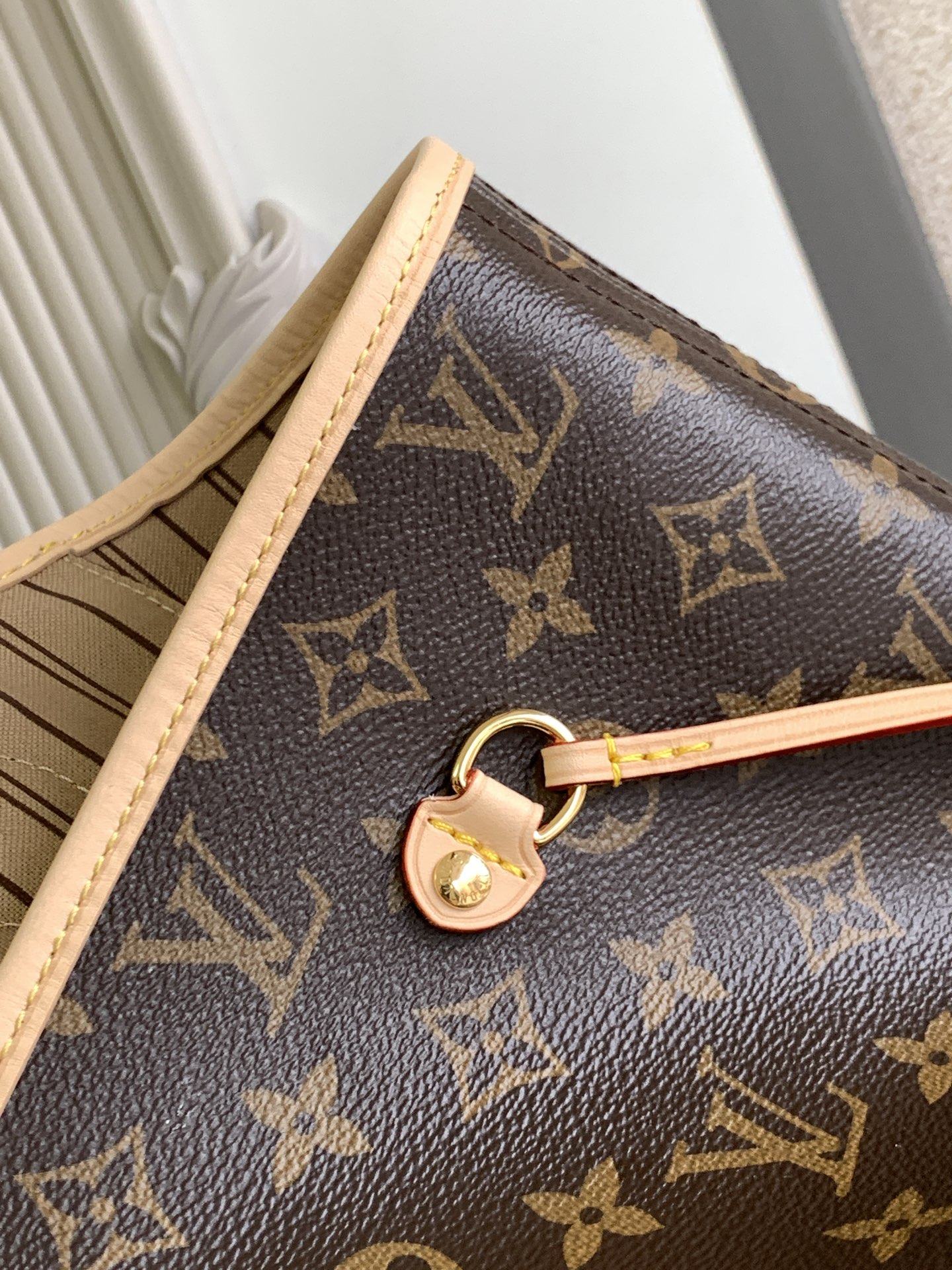 Louis Vuitton 𝟏𝟔𝟑𝐜𝟎𝟏动态芯片