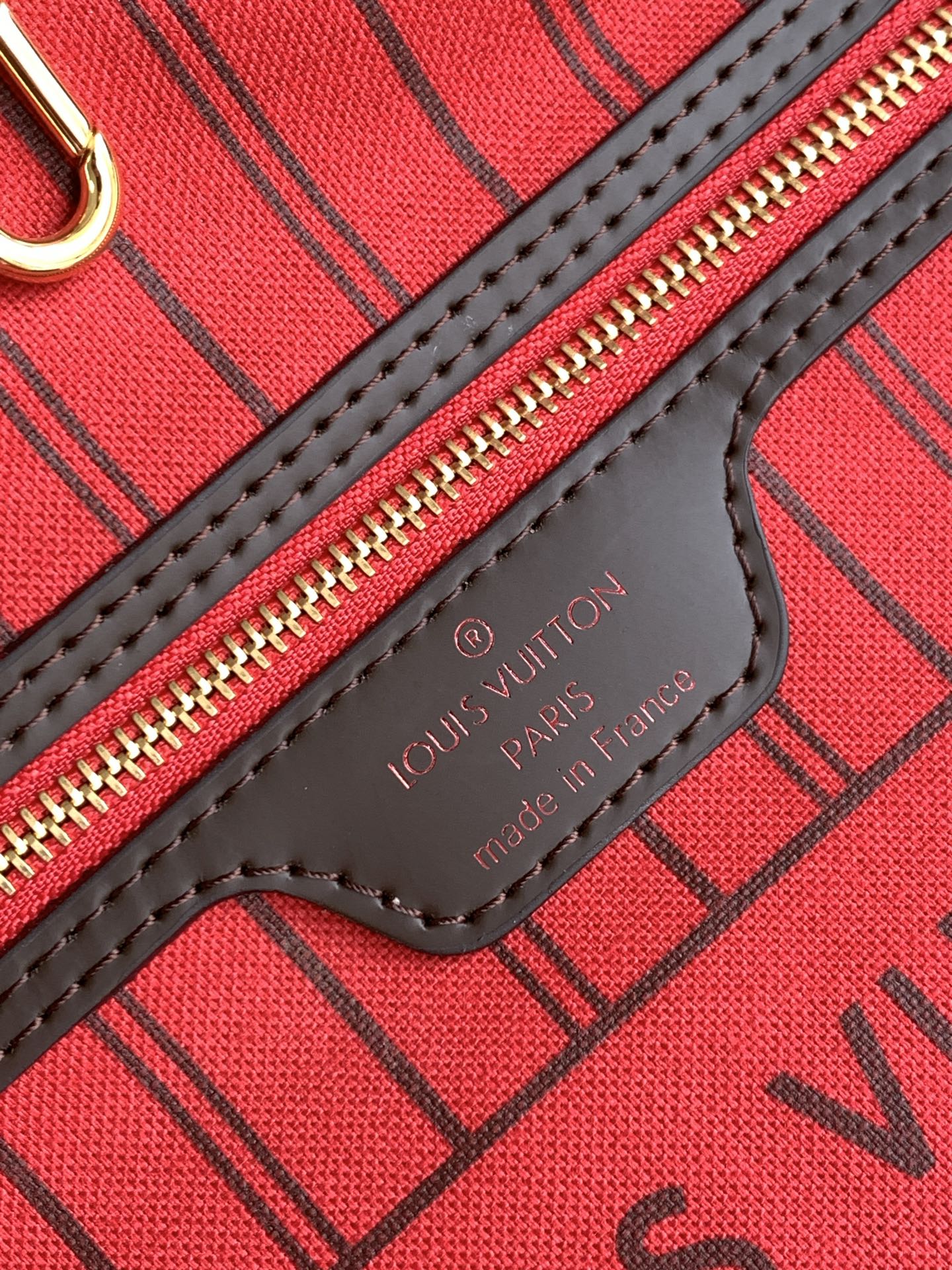 Louis Vuitton 𝟏𝟔𝟑𝐜𝟎𝟏动态芯片