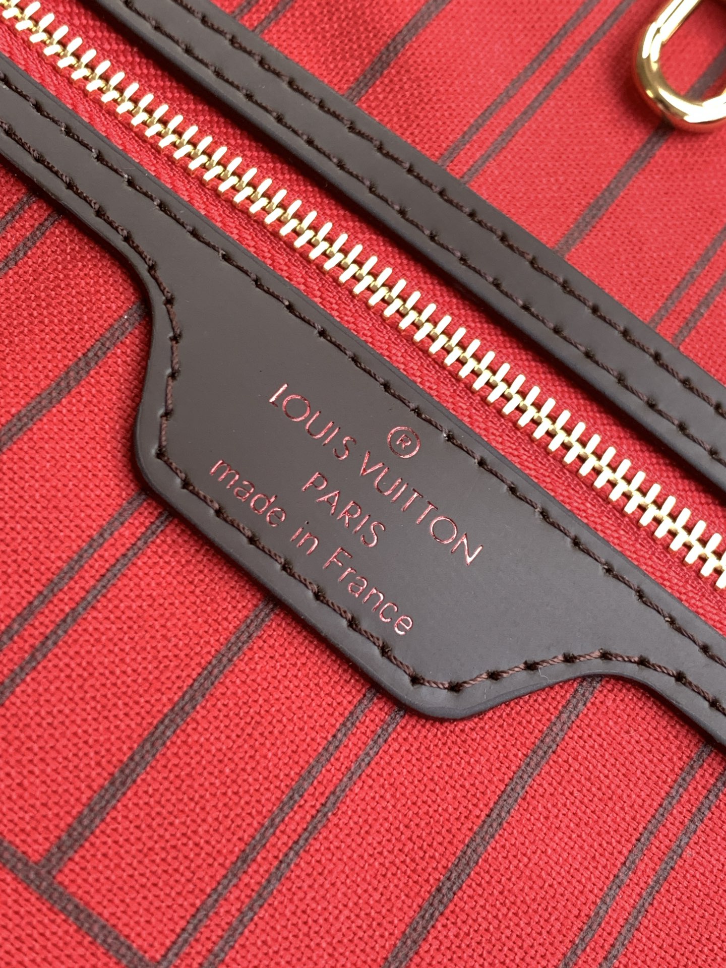 Louis Vuitton 𝟏𝟔𝟑𝐜𝟎𝟏动态芯片