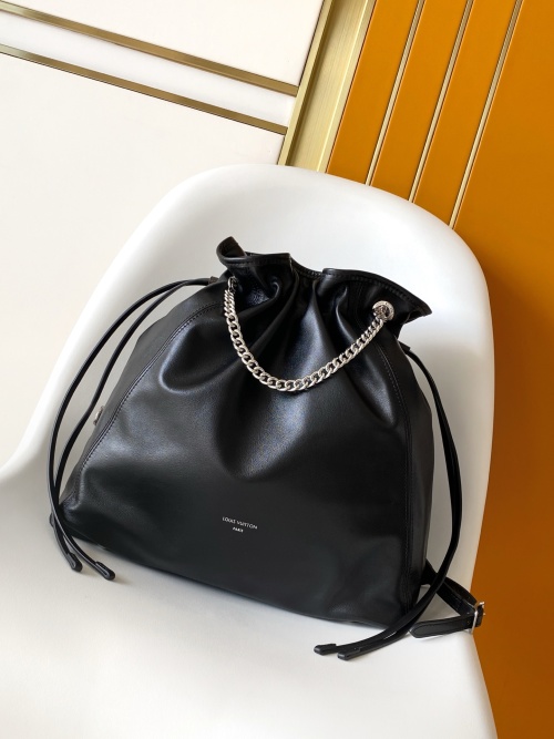 Louis Vuitton Off Duty Medium Handbag, Black Leather Crossbody Bag 1 Louis Vuitton Off Duty Medium Handbag, Black Leather Crossbody Bag