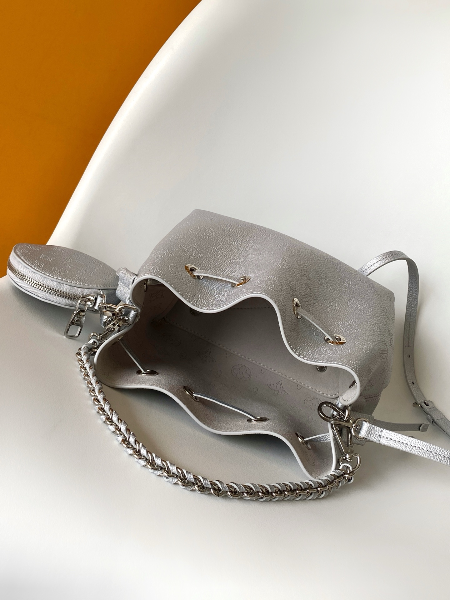 Loewe M26196银色M14315宝蓝M11841米白M11736纯白M25147绿色