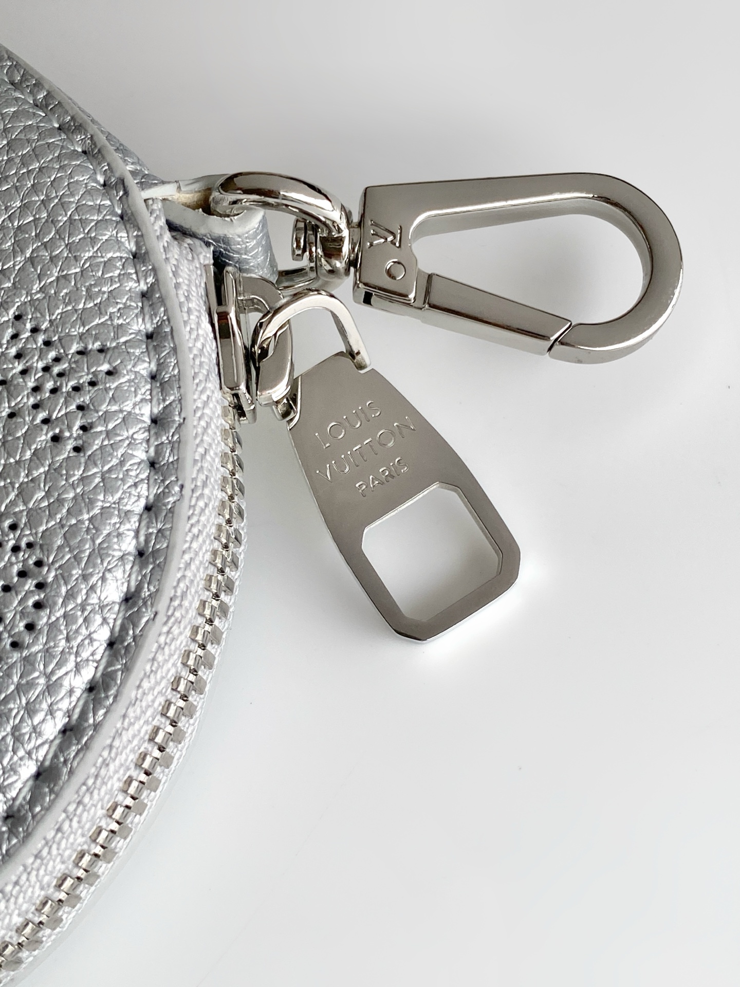 Loewe M26196银色M14315宝蓝M11841米白M11736纯白M25147绿色