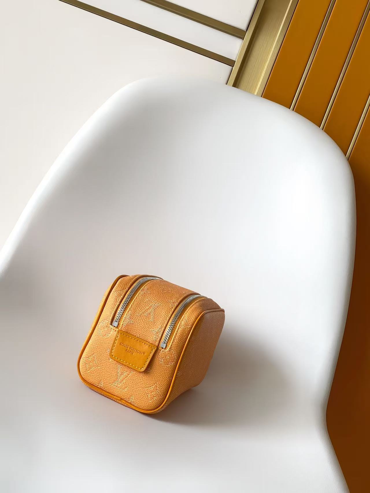 Gucci M26873 橙色 M26872蓝色 M26871绿色 M26870玫红 M27158黄色 动态163本款 Dopp Kit 迷你盥洗袋选用色彩鲜明的 Monogram Heritage 涂层帆布