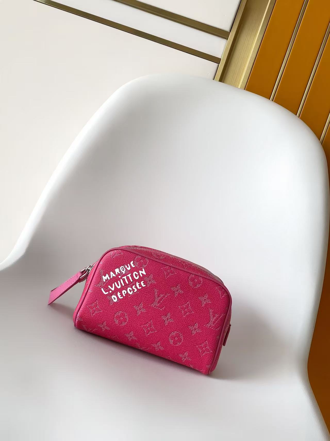 Gucci M26873 橙色 M26872蓝色 M26871绿色 M26870玫红 M27158黄色 动态163本款 Dopp Kit 迷你盥洗袋选用色彩鲜明的 Monogram Heritage 涂层帆布