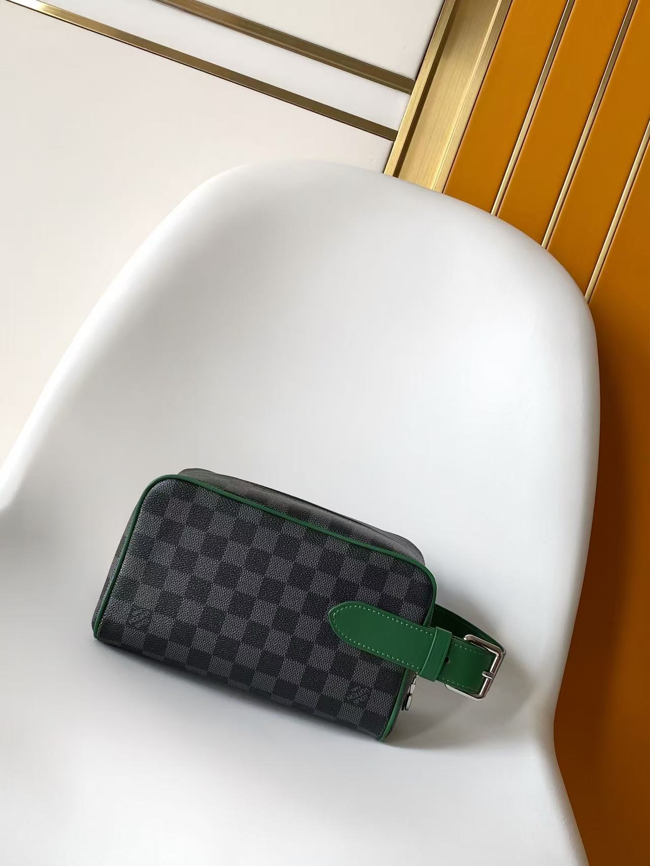 Gucci M26873 橙色 M26872蓝色 M26871绿色 M26870玫红 M27158黄色 动态163本款 Dopp Kit 迷你盥洗袋选用色彩鲜明的 Monogram Heritage 涂层帆布