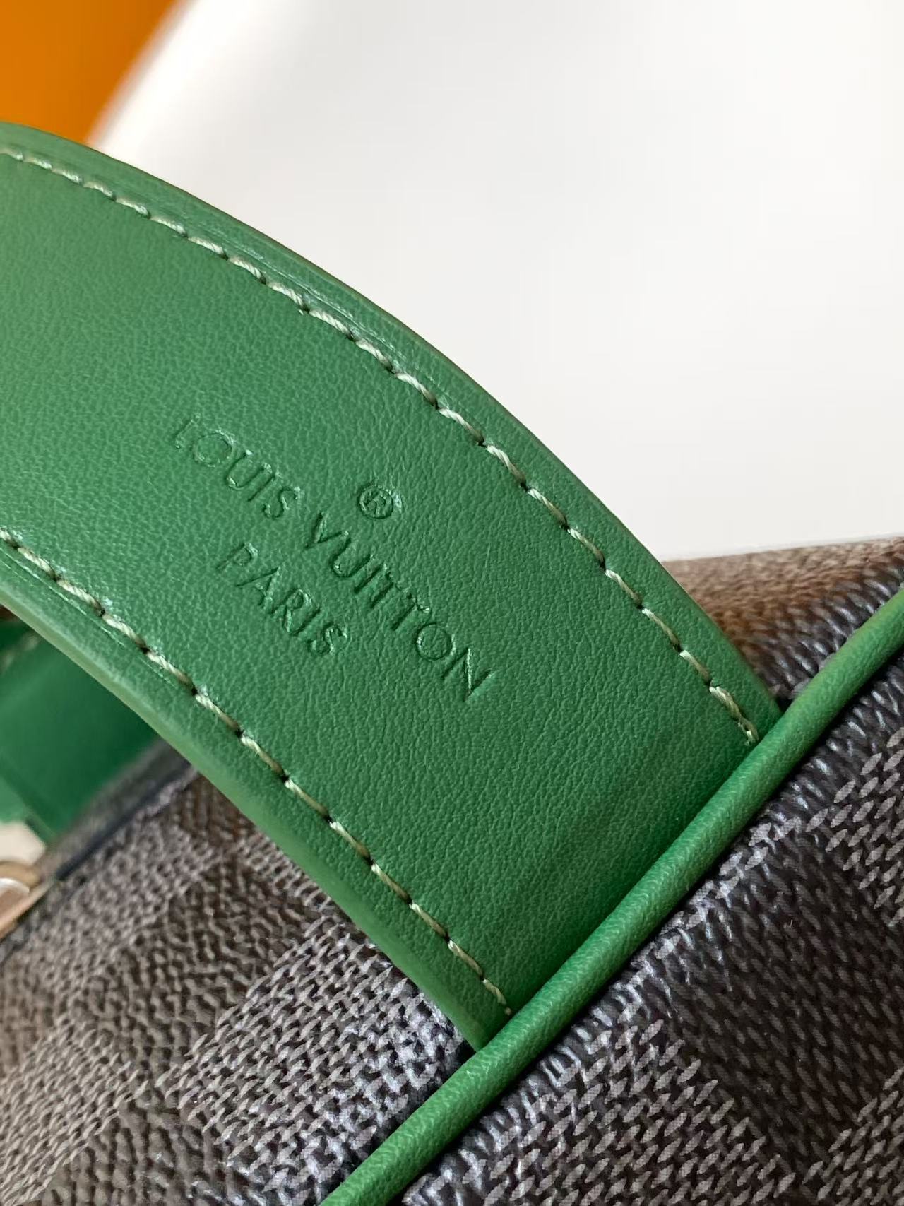 Gucci M26873 橙色 M26872蓝色 M26871绿色 M26870玫红 M27158黄色 动态163本款 Dopp Kit 迷你盥洗袋选用色彩鲜明的 Monogram Heritage 涂层帆布