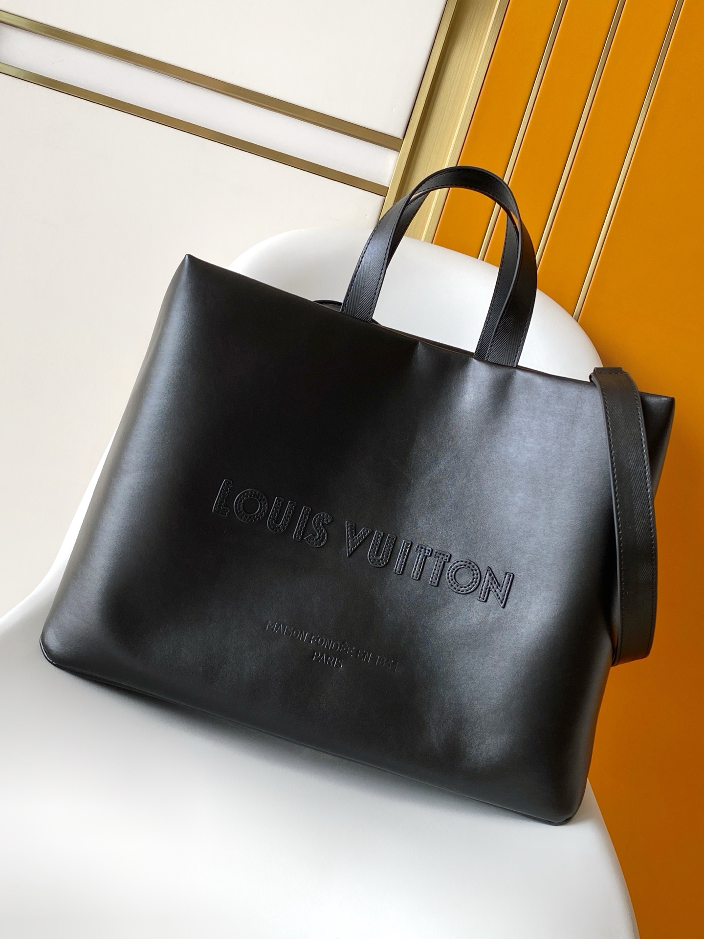 Louis Vuitton 动态163 M24457橙色 M13979黑色