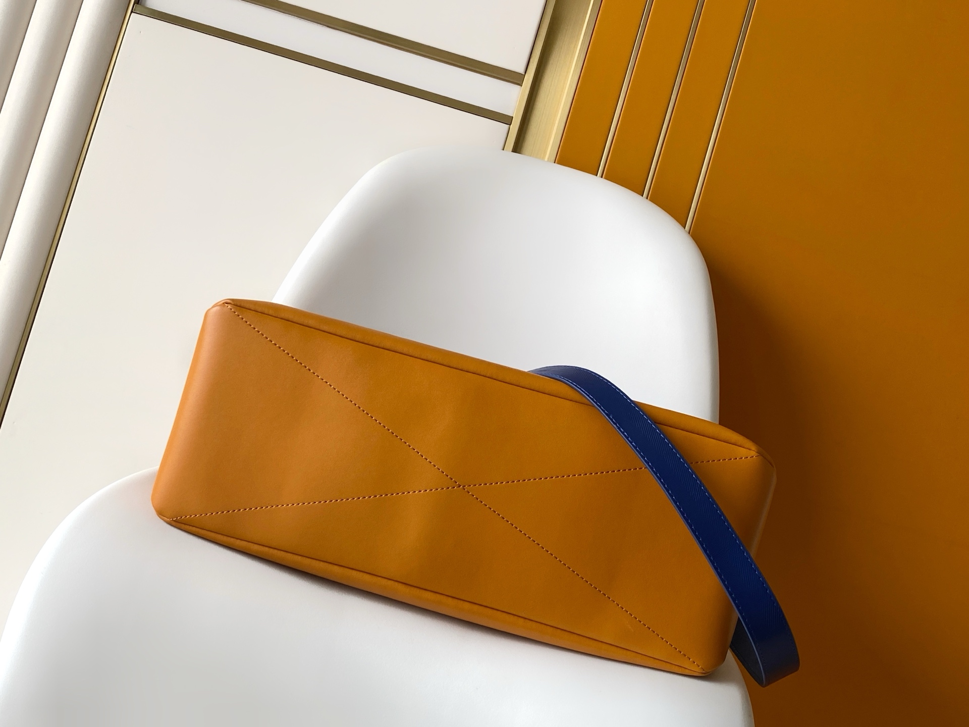 Louis Vuitton 动态163 M24457橙色 M13979黑色