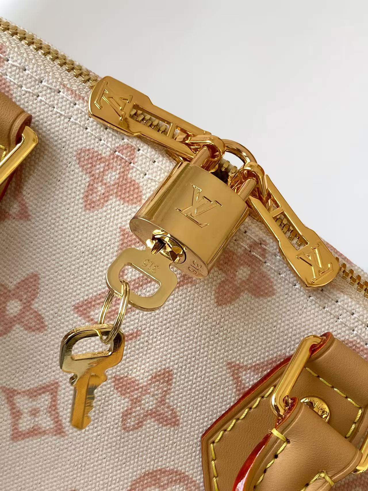 Louis Vuitton M27525米色 M28272玫红
