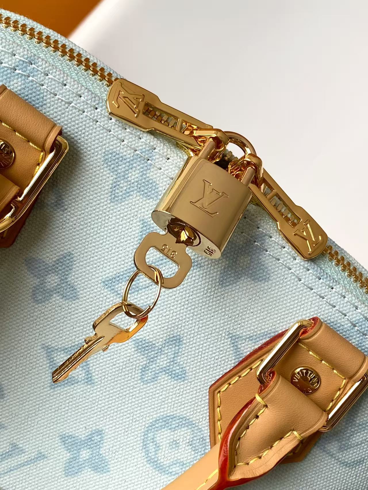 Louis Vuitton M27525米色 M28272玫红