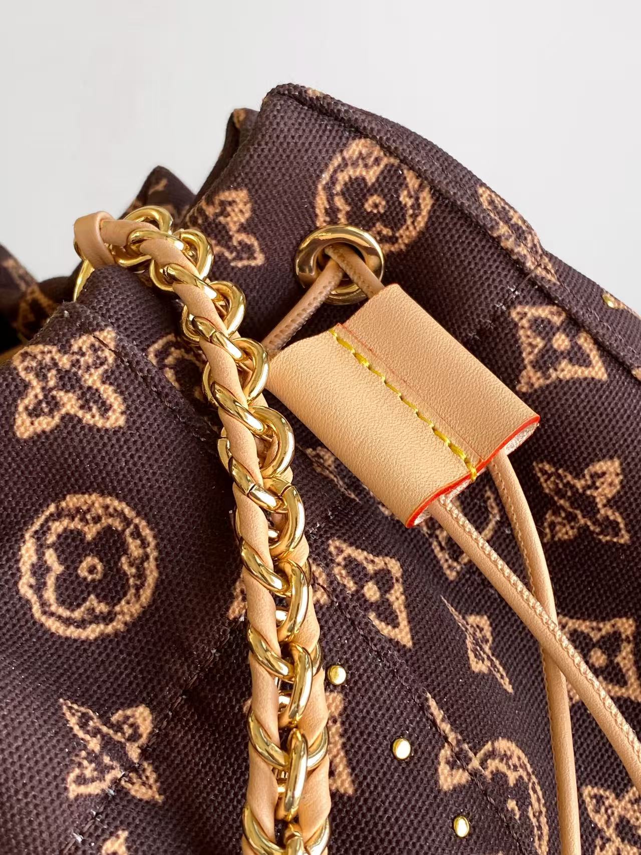 Louis Vuitton M13324黄花 M13484全皮 M28103 动态变码 2025 Cruise 早春系列重绎 Noé 手袋