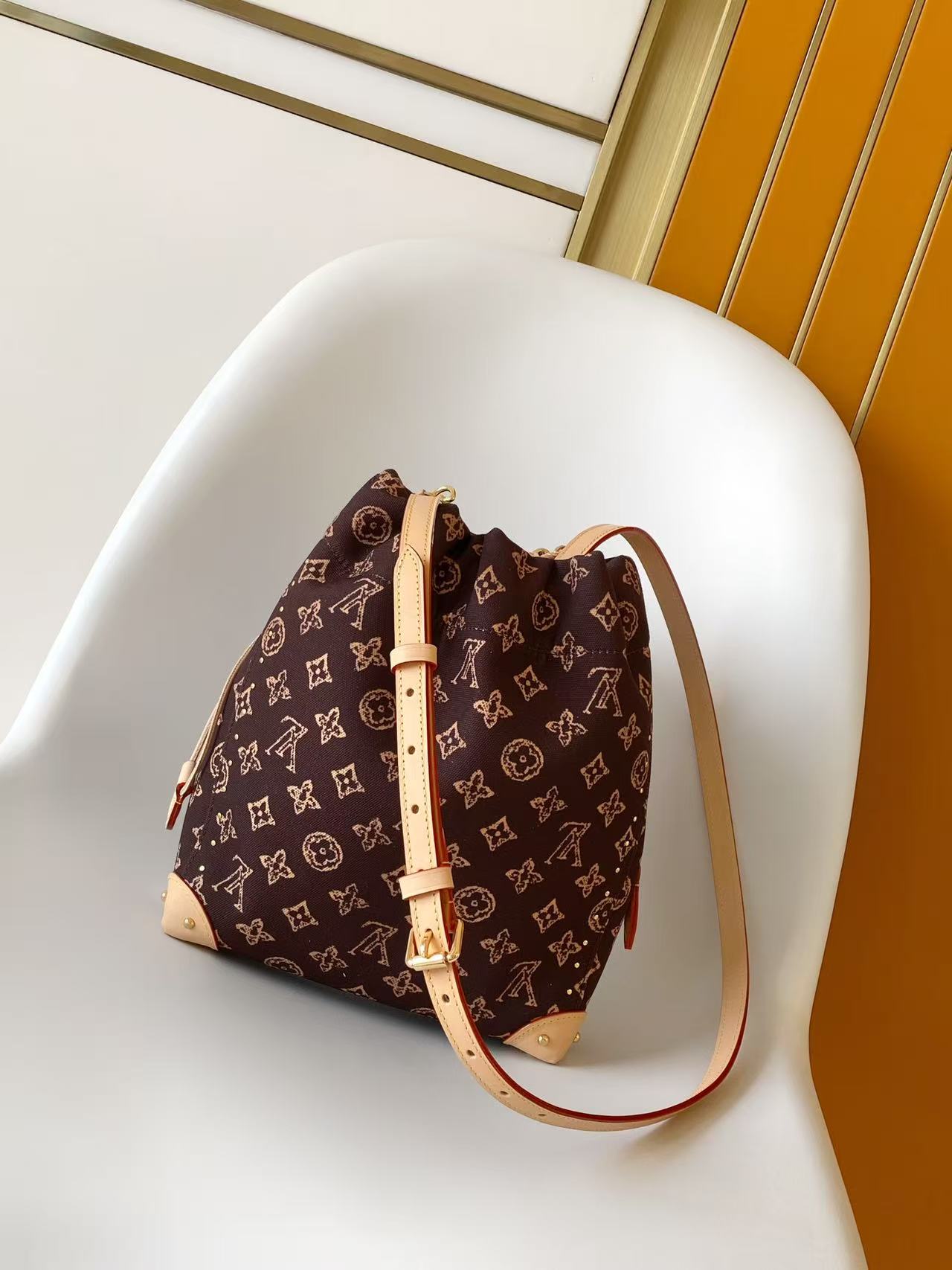 Louis Vuitton M13324黄花 M13484全皮 M28103 动态变码 2025 Cruise 早春系列重绎 Noé 手袋
