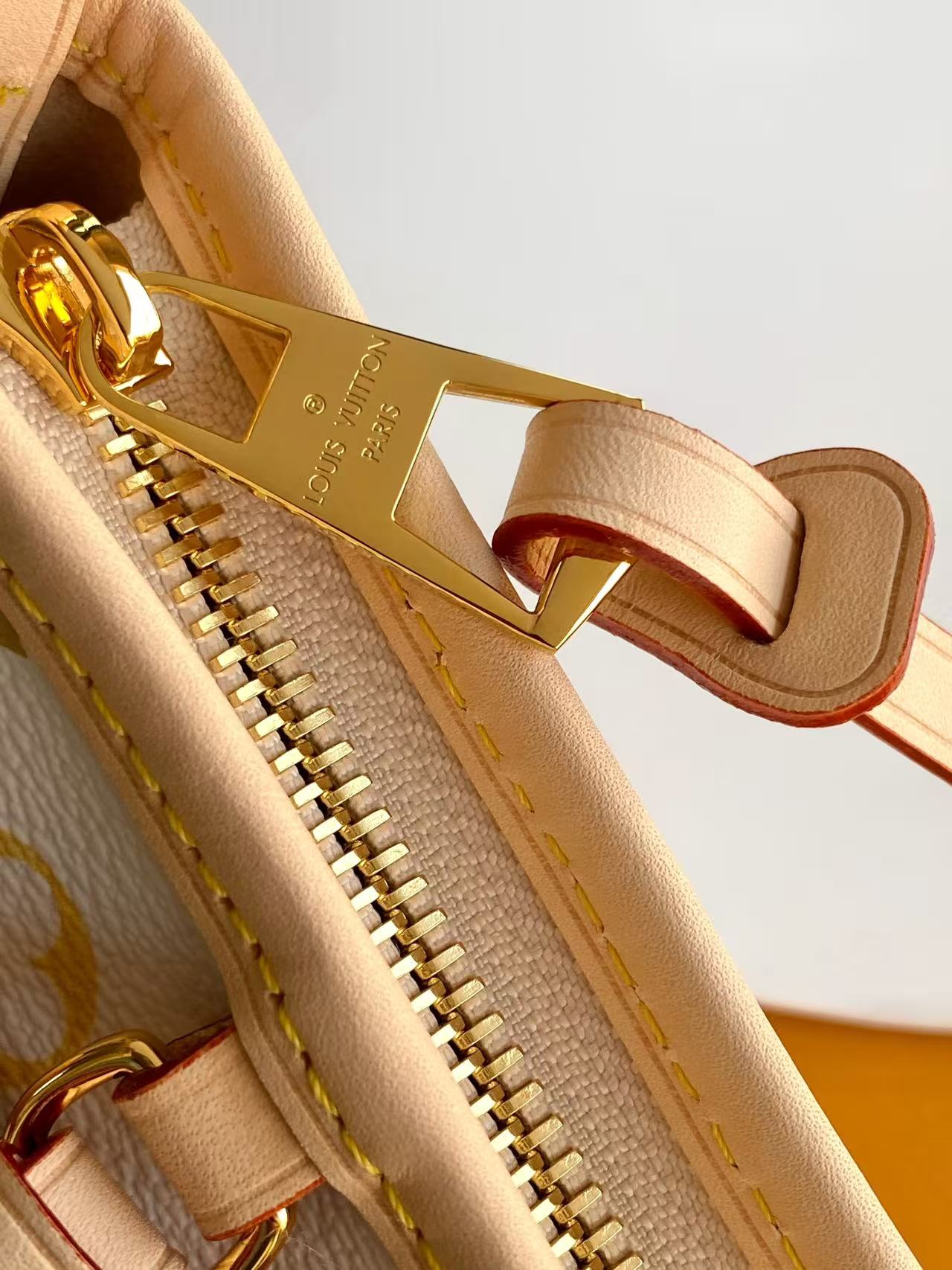 Louis Vuitton M27578 为庆贺路易威登Monogram图案诞生130周年