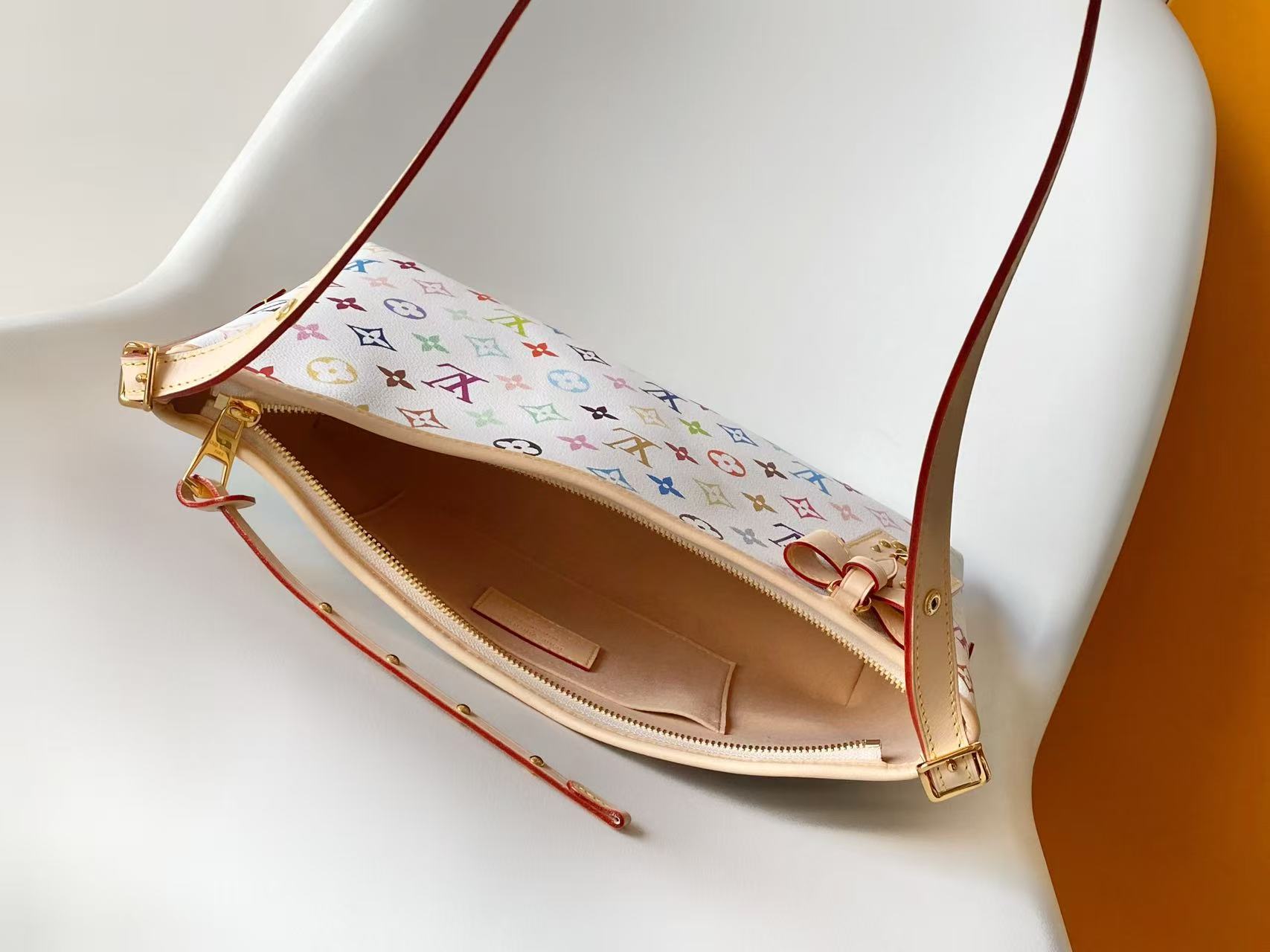 Louis Vuitton M27578 为庆贺路易威登Monogram图案诞生130周年